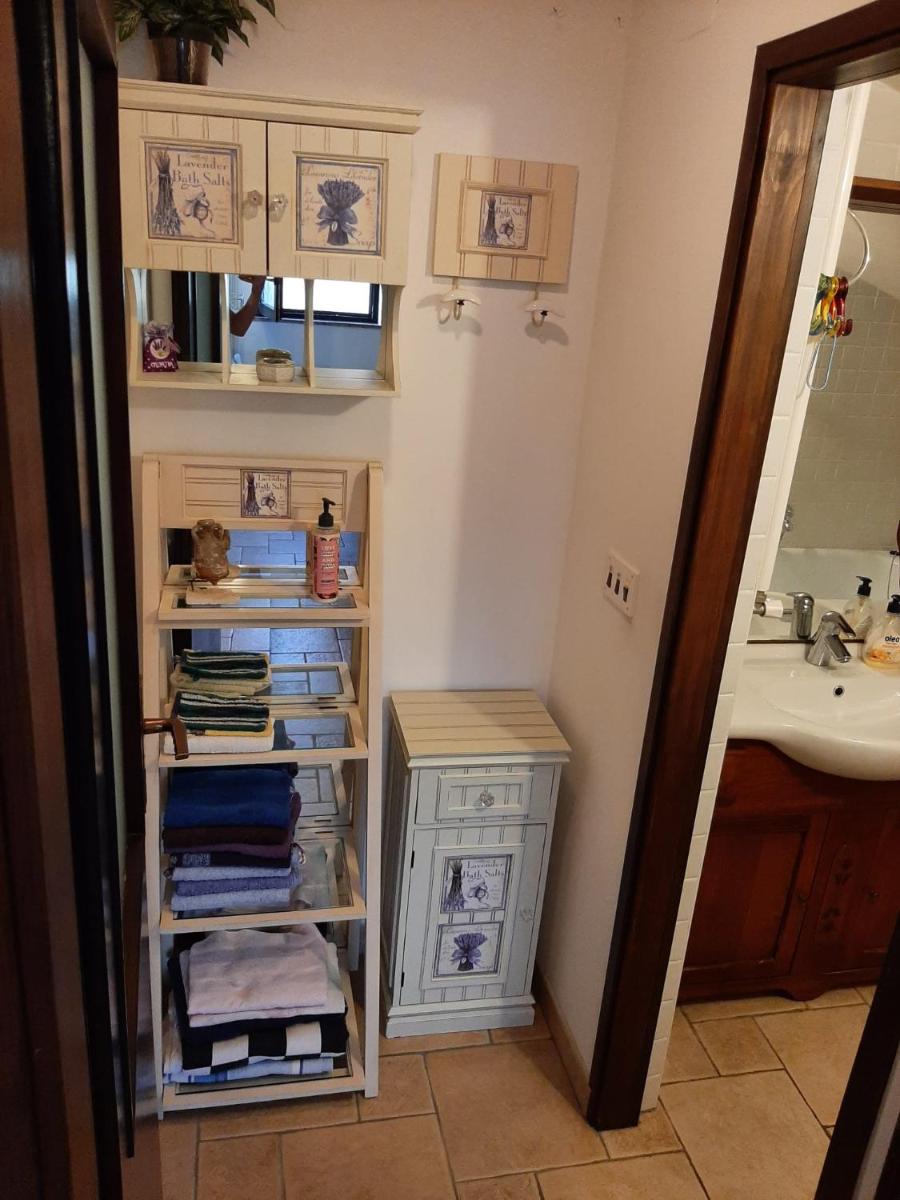 Nice, cosy studio apartment with shared outdoor pool view 4
