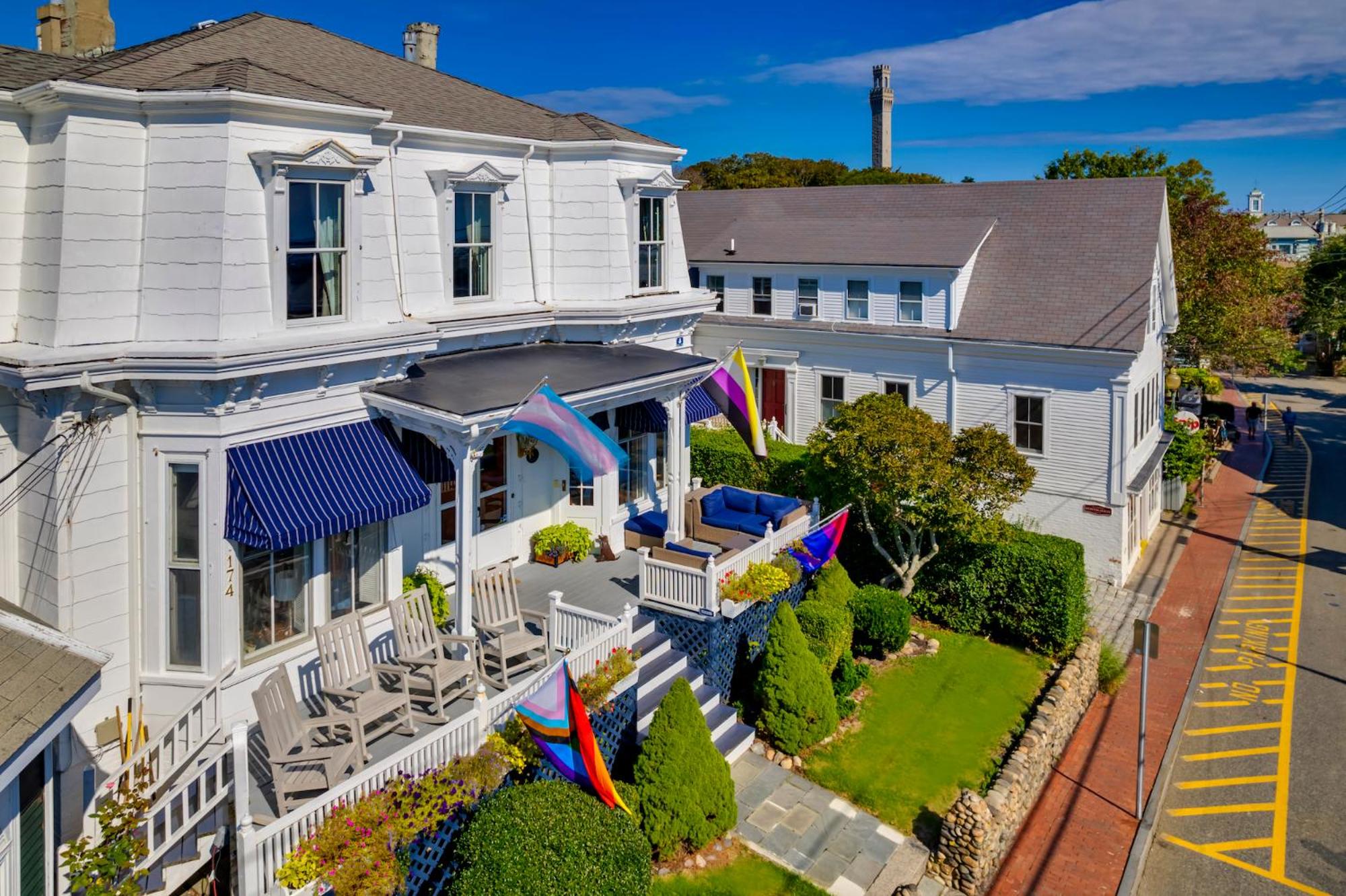 Brasswood Inn
