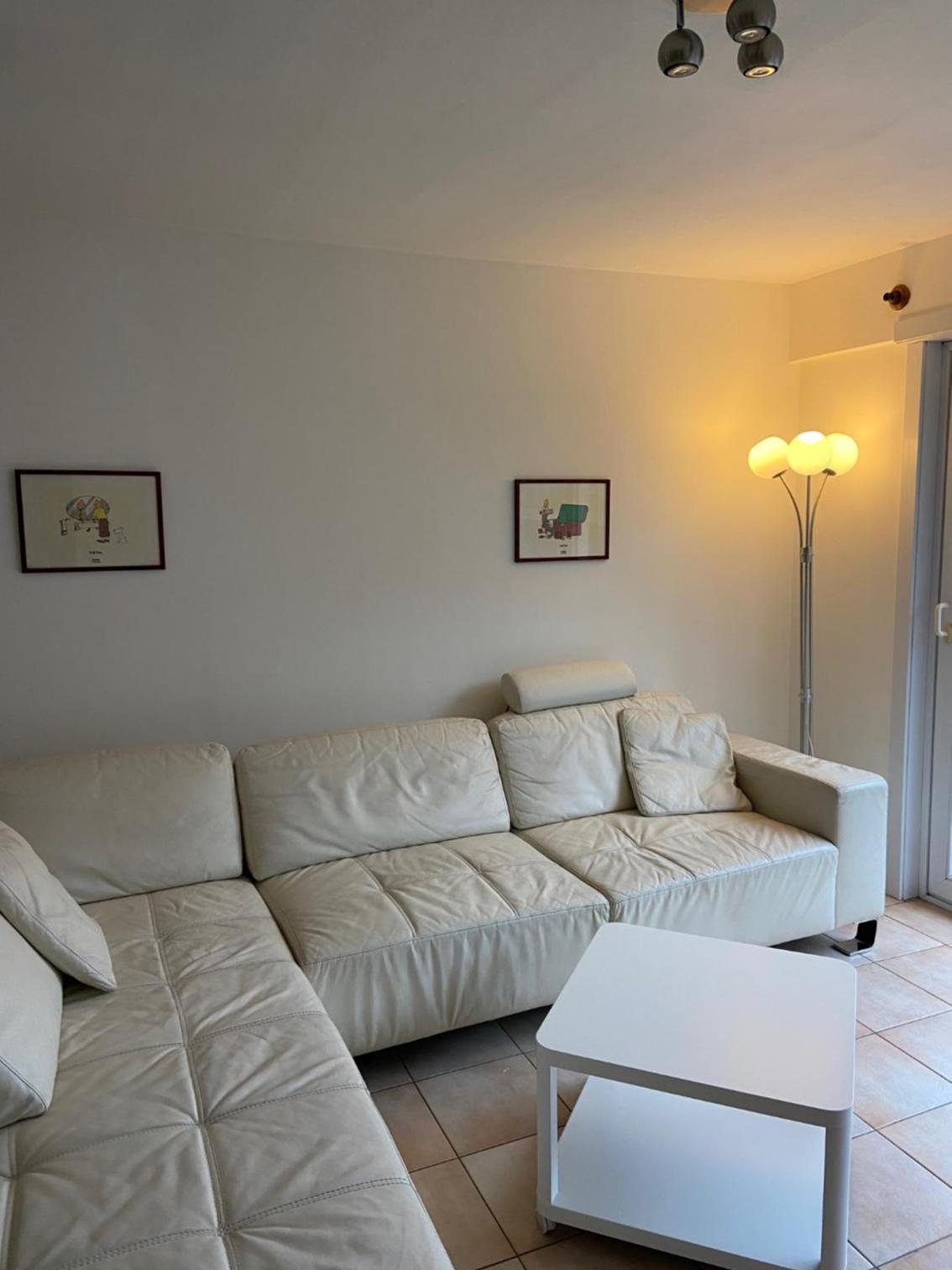 Ruim zonnig appartement op 50m van strand view 4