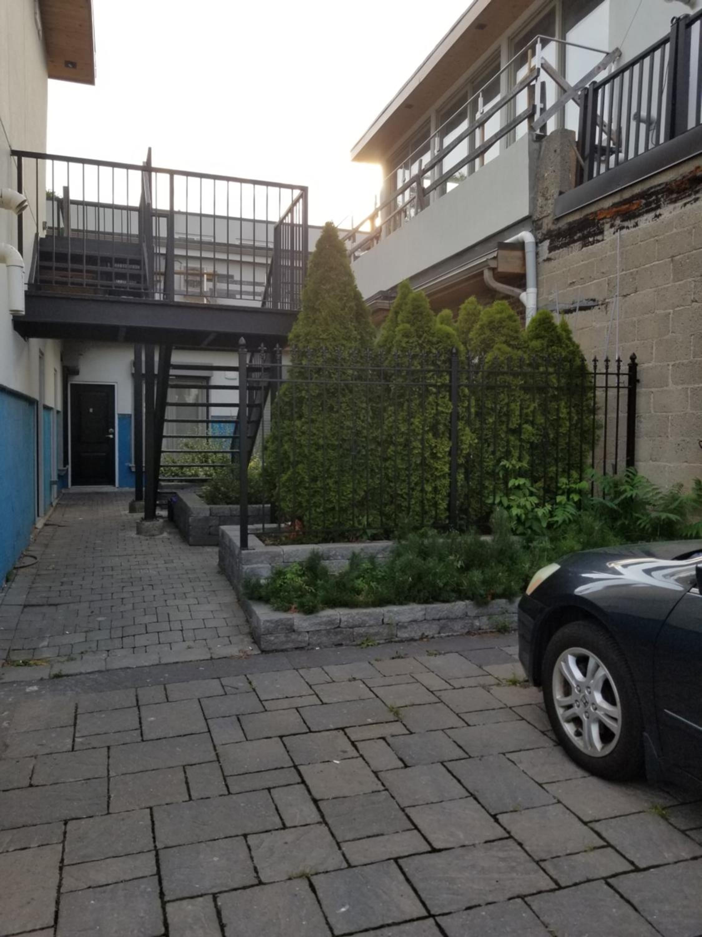 Dragon Gate Inn - Image 1