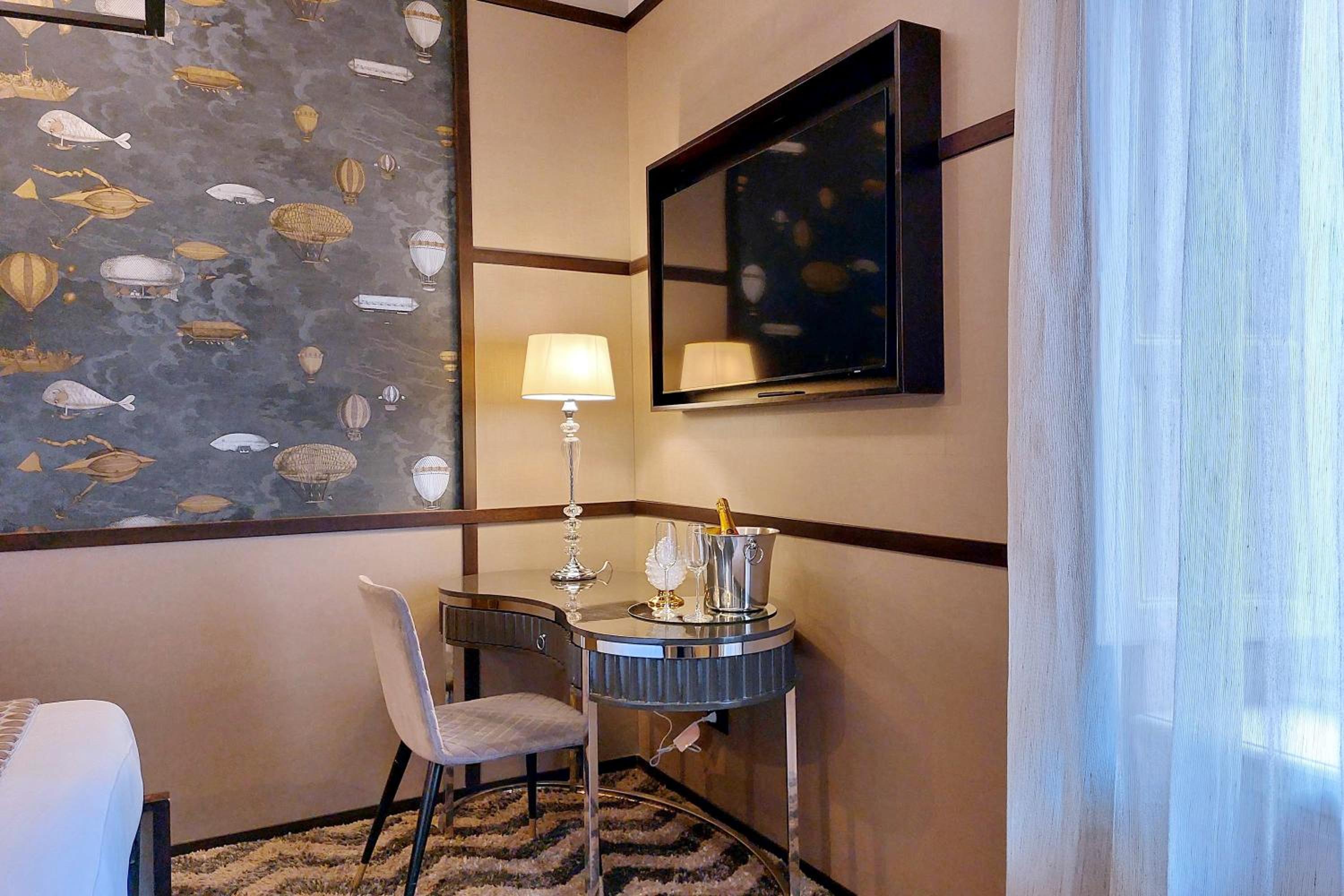hotel room
