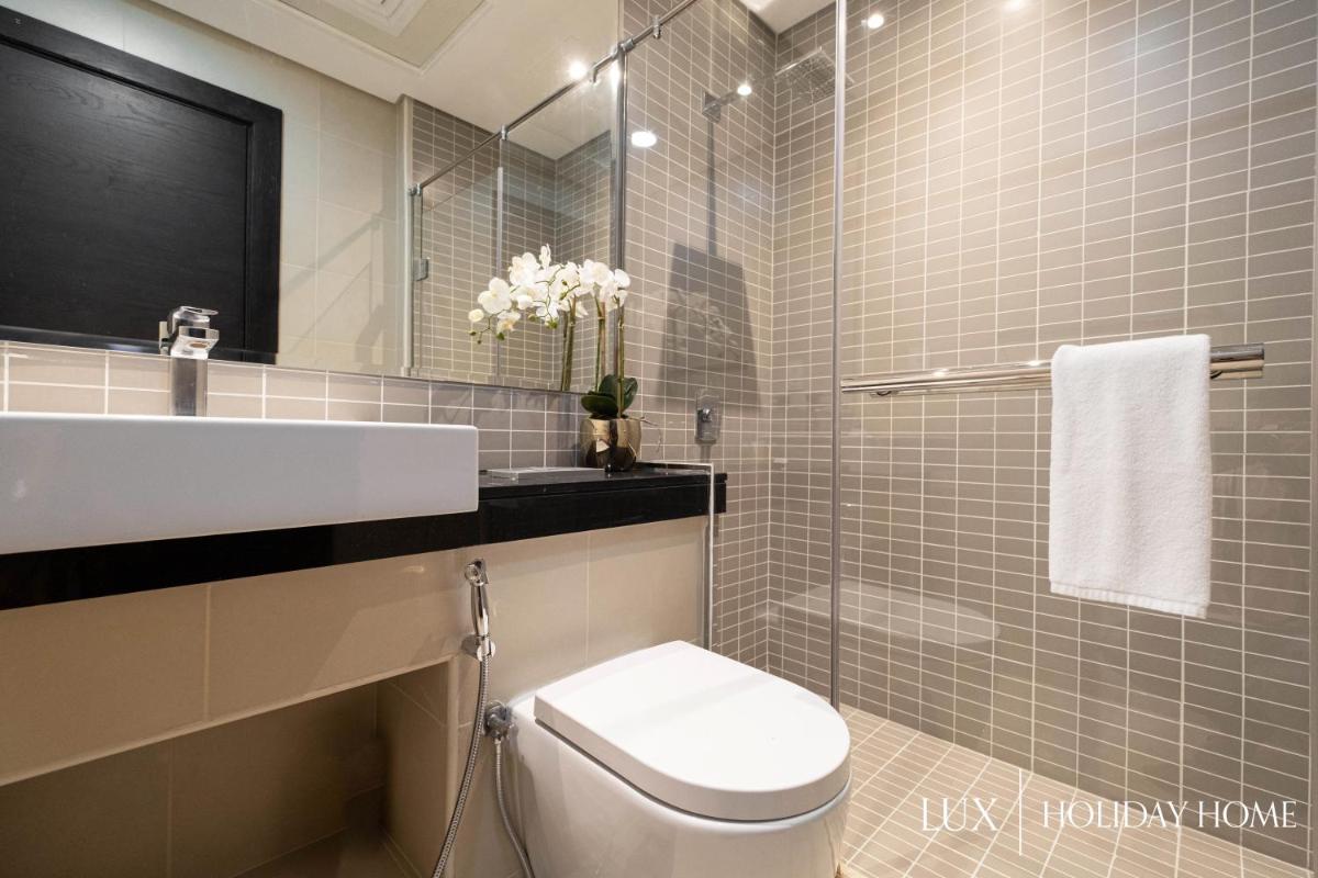 LUX The Silverene Marina view Suite