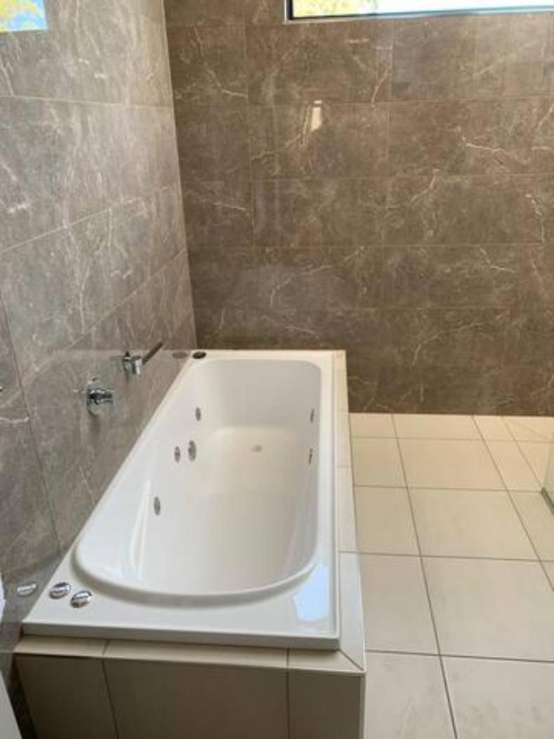 Captains Cove 1st Floor Spa Luxury Apartments - Free Netflix