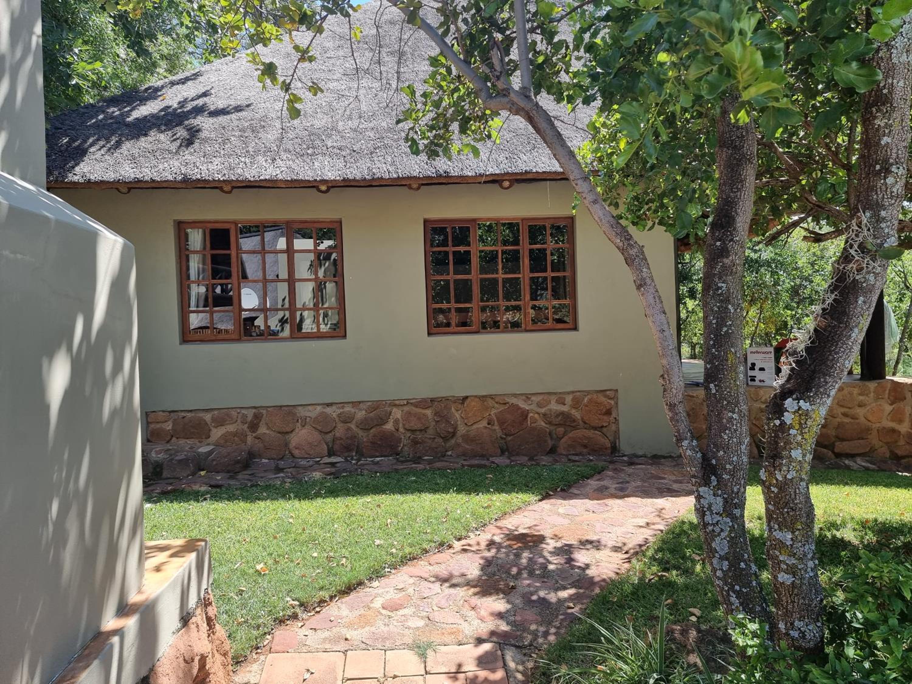 Milkwood Cottage Mabalingwe view 2