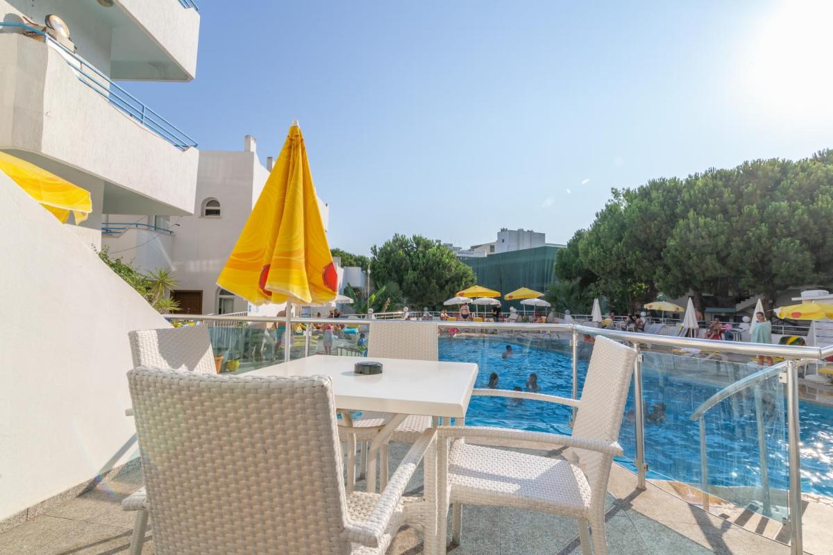 Ponz Hotel - Image 40