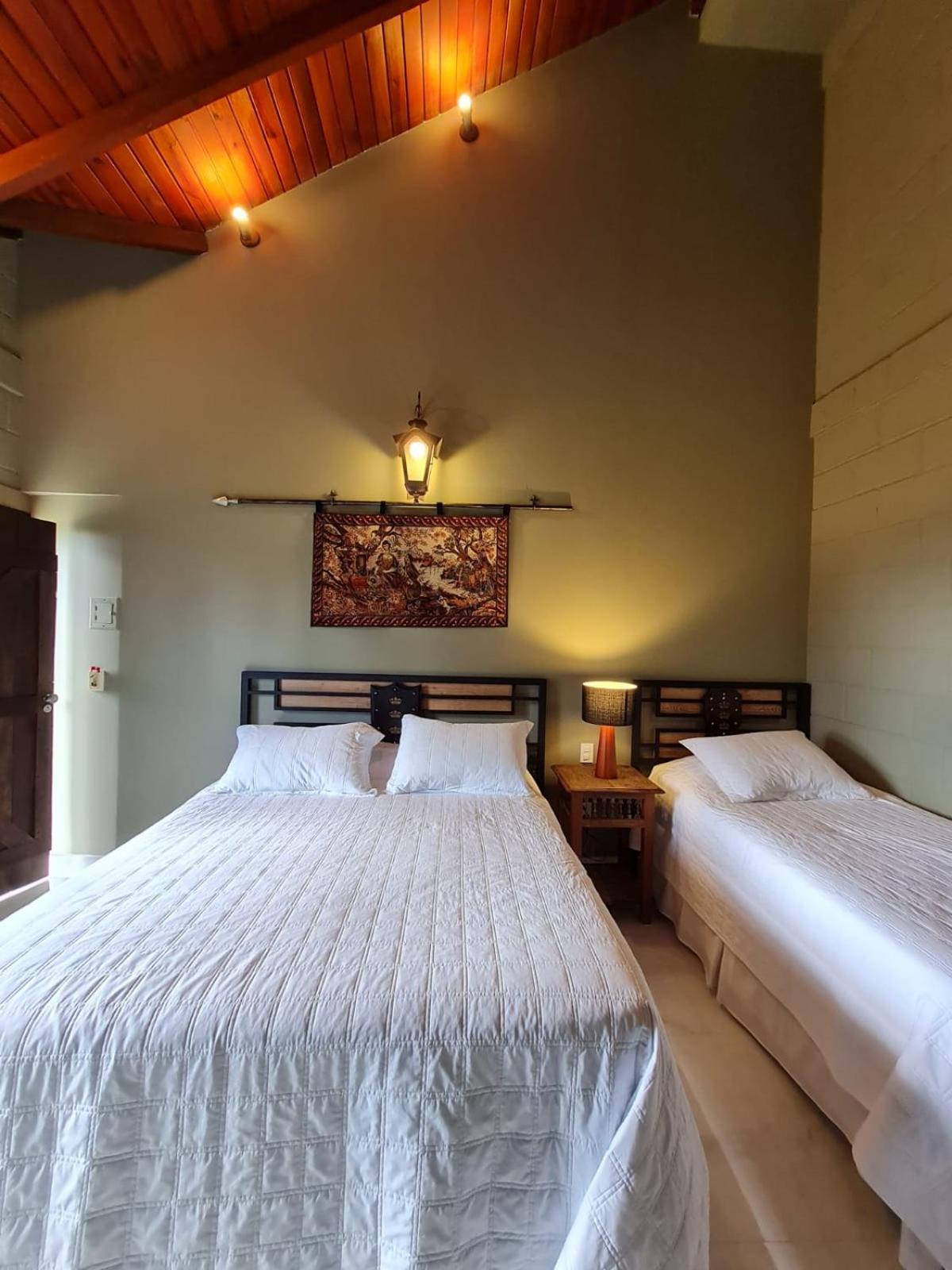 Pousada Camelot Inn