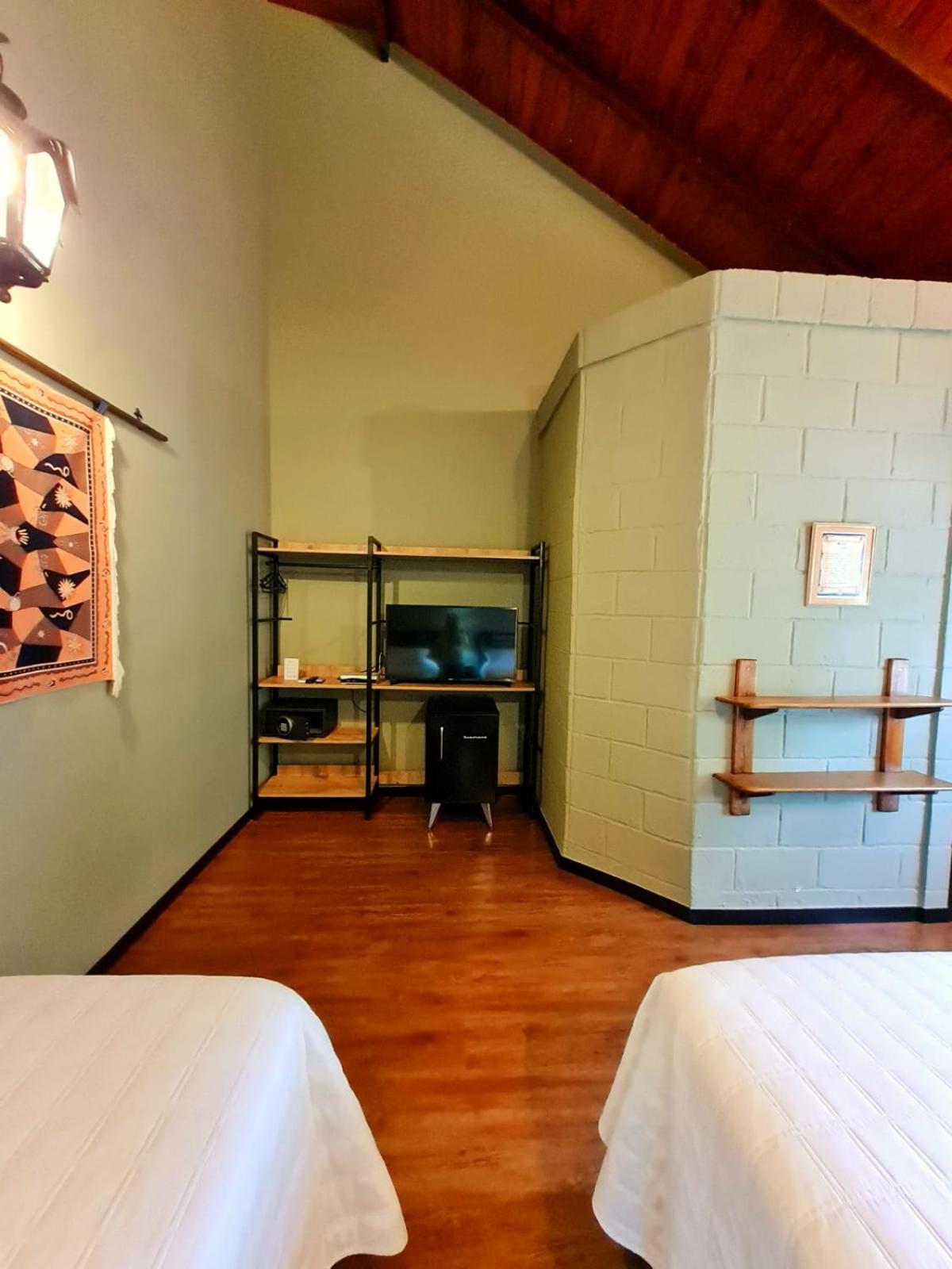 Pousada Camelot Inn