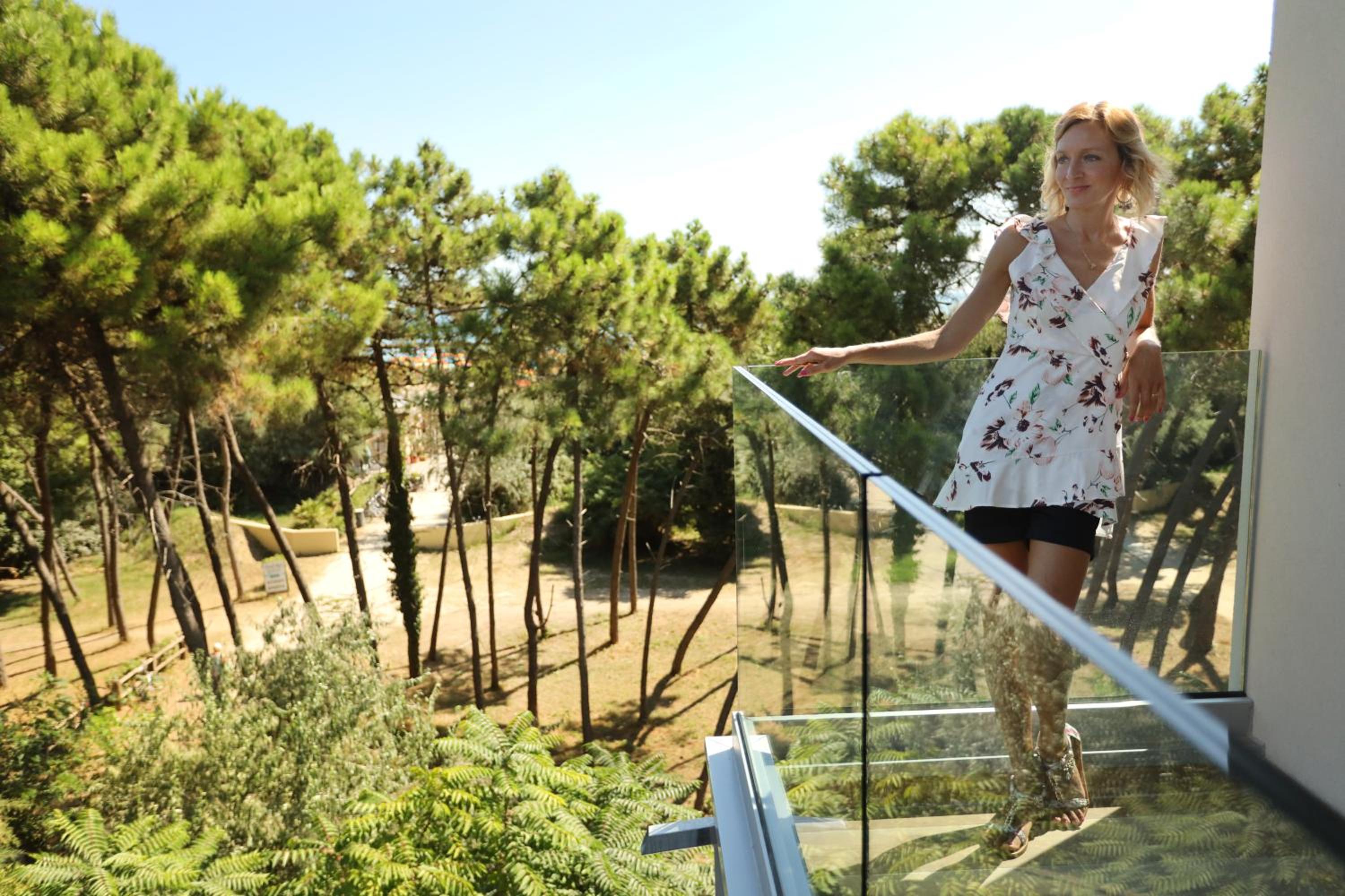 balcony
