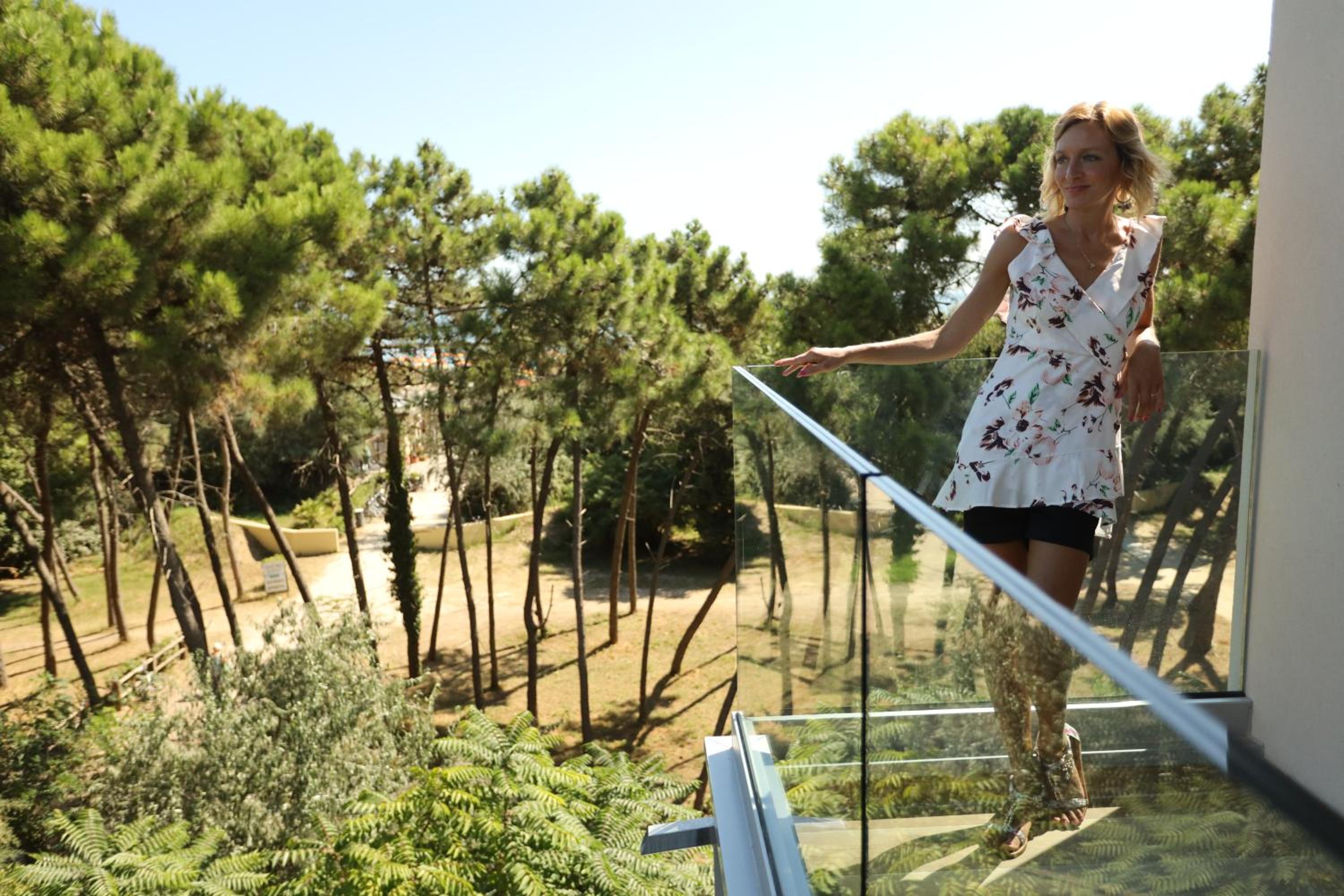 balcony