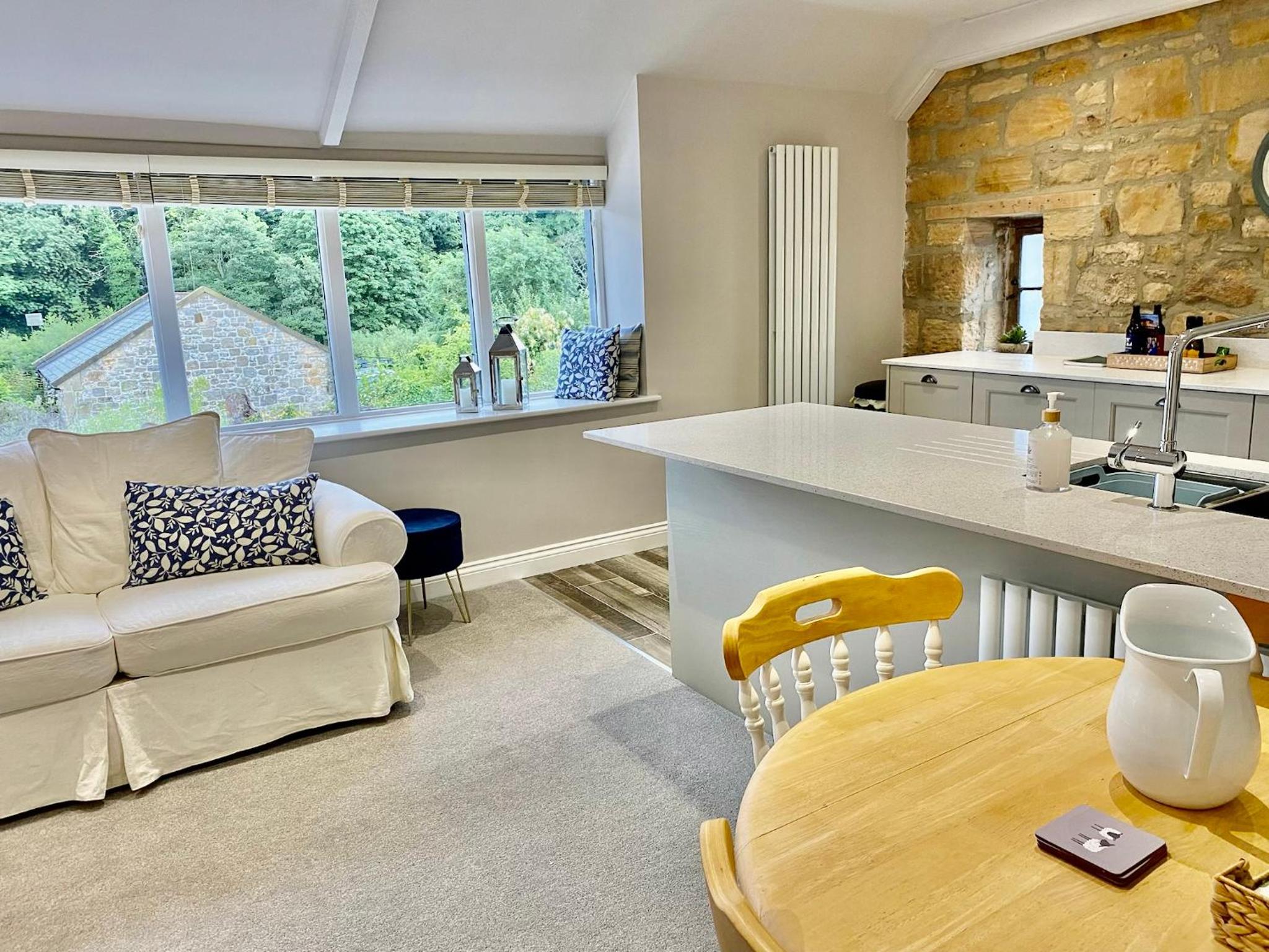 No. 3 Tomlinsons Apartments view 3
