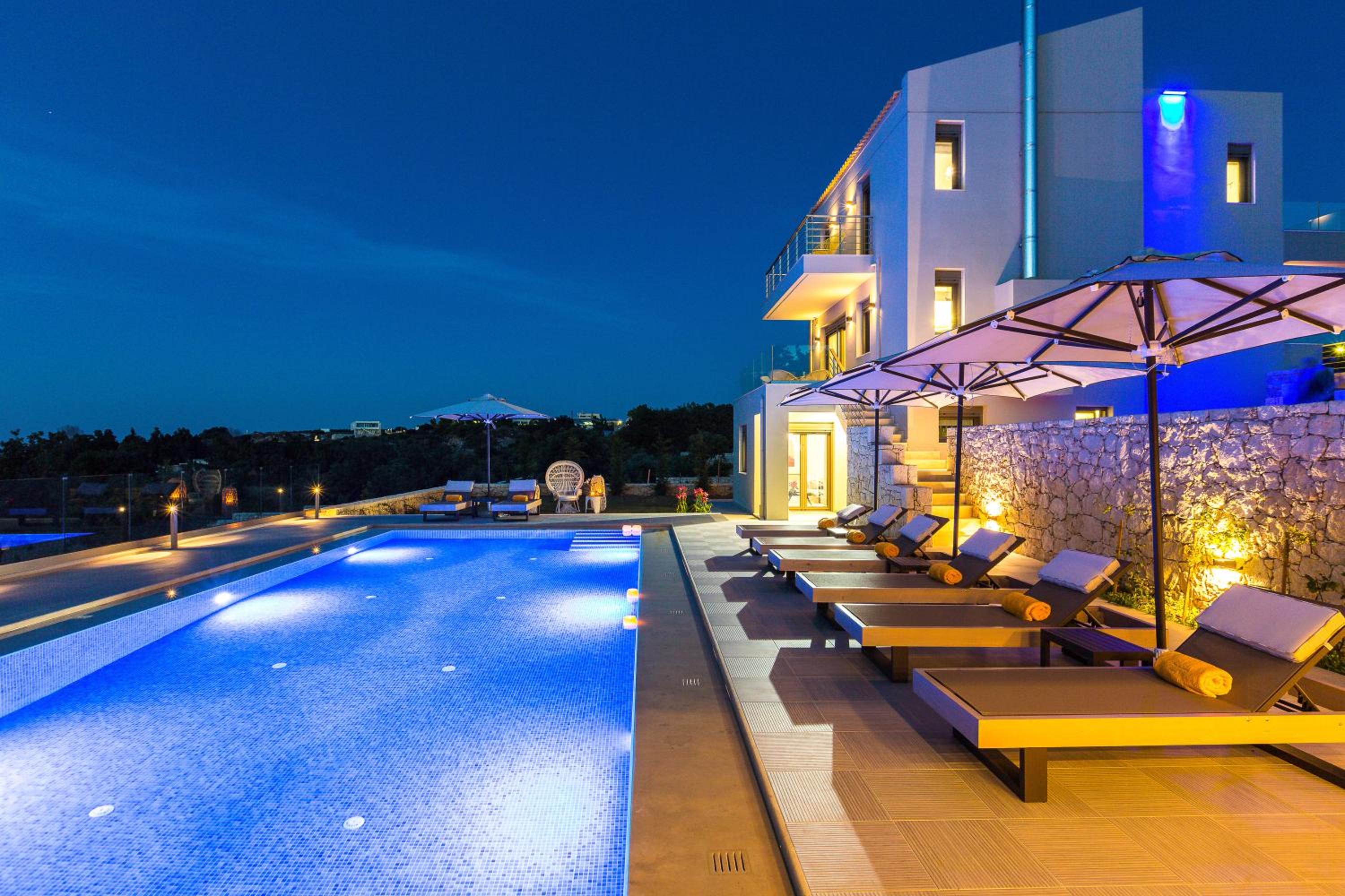 Luxury Cretan Villas with private pools view 3