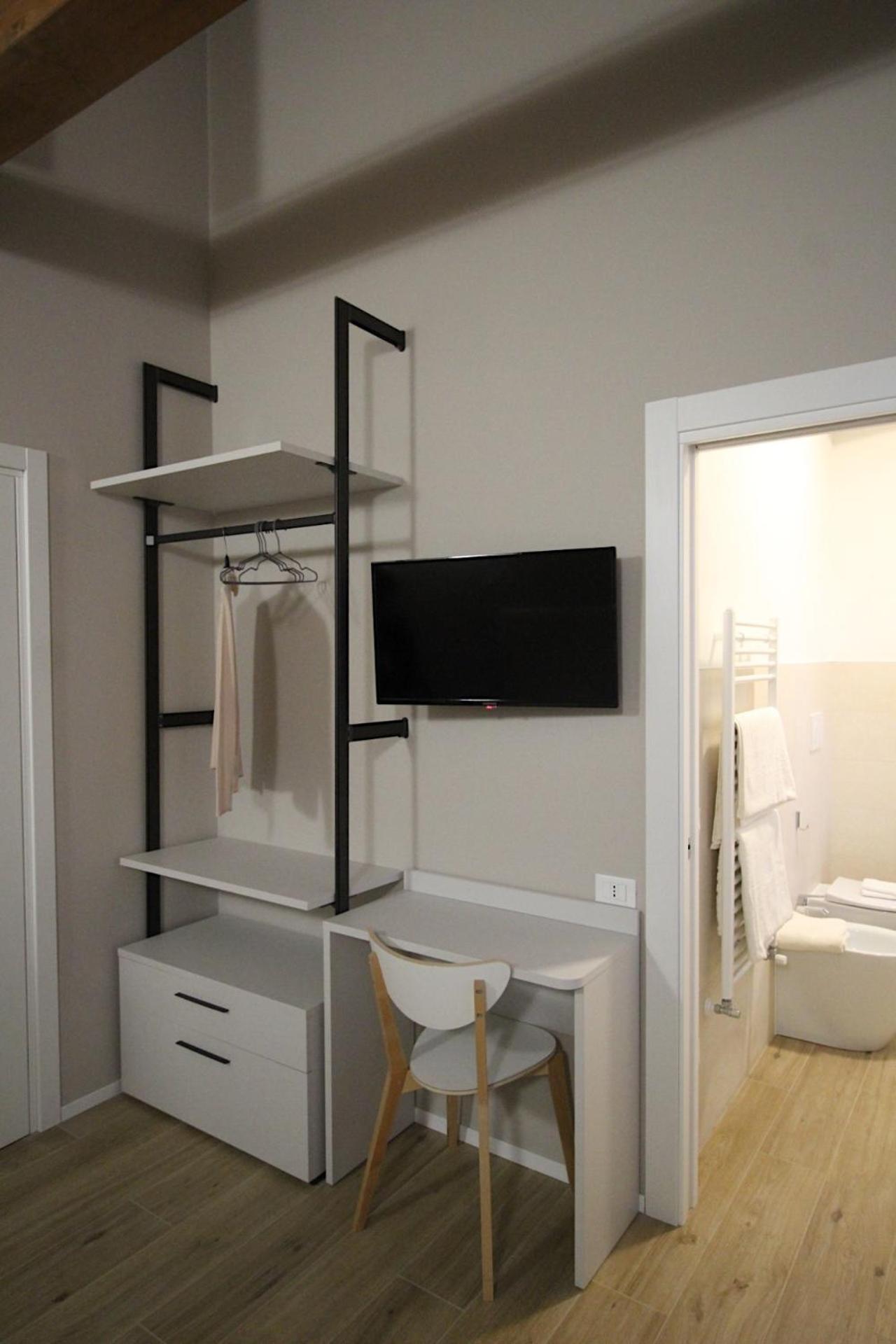 Photo 9