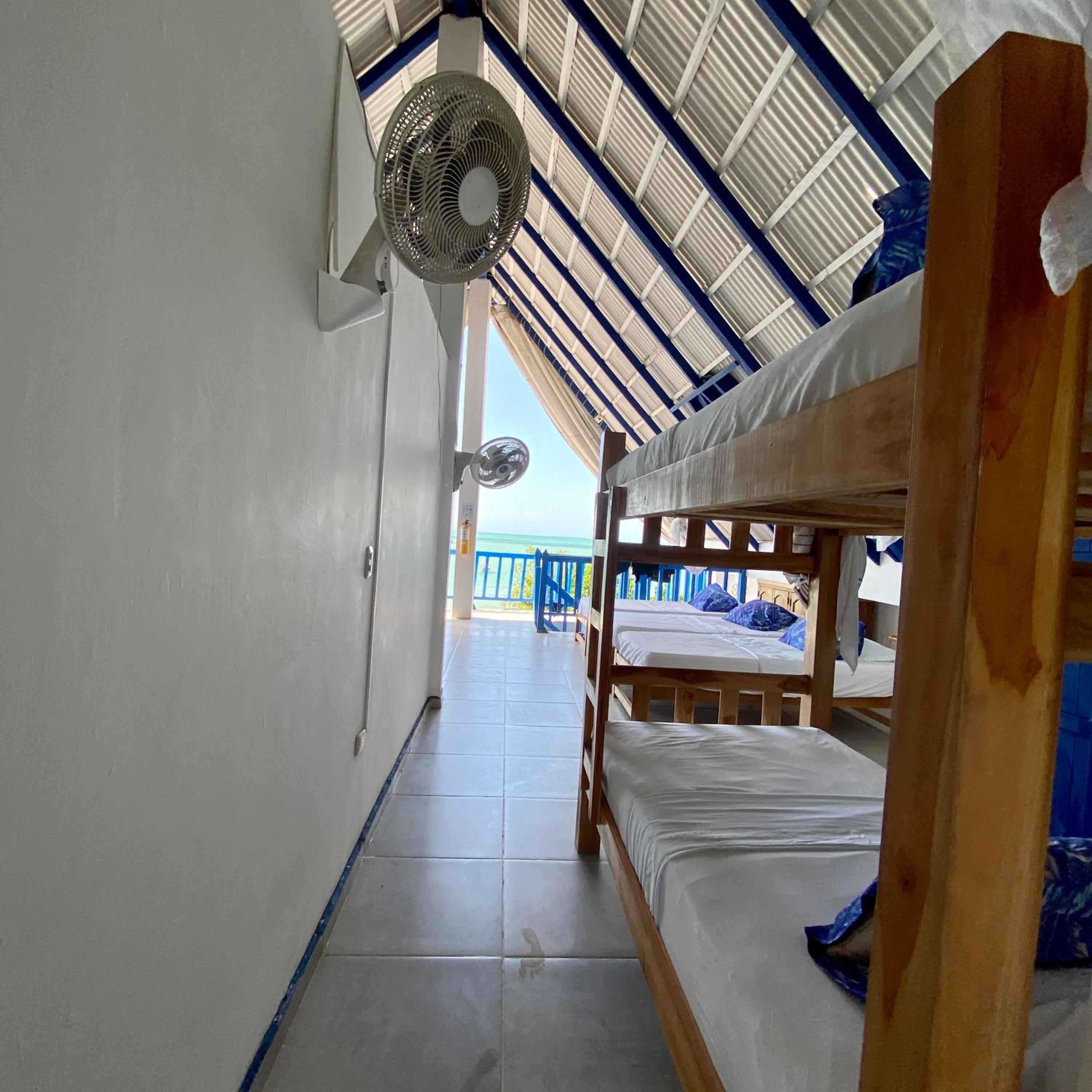Hostel Beach House