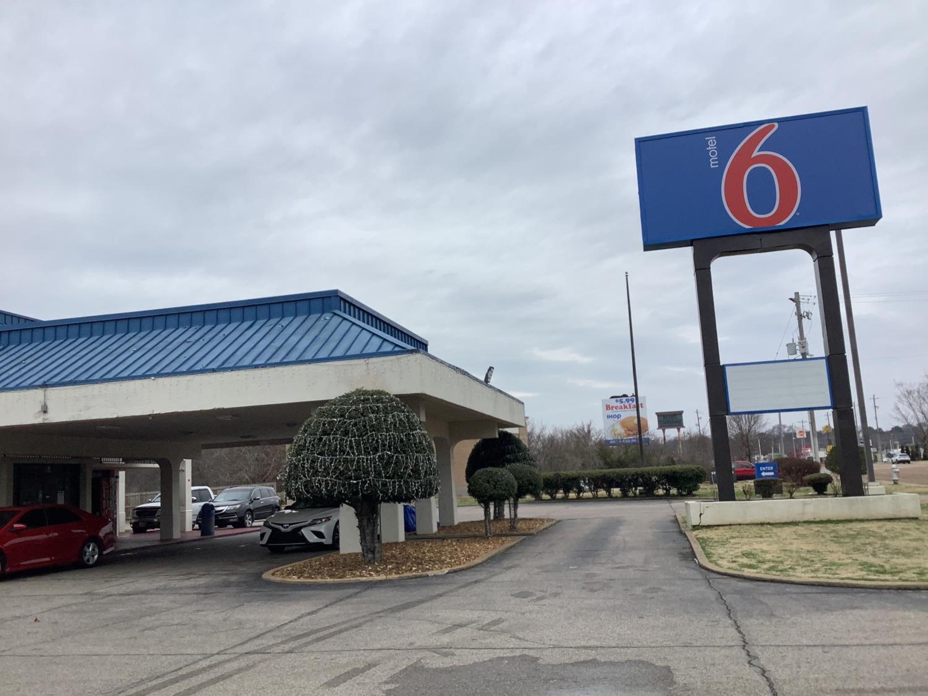 Hotel Motel 6-Memphis, TN - East - Image 1