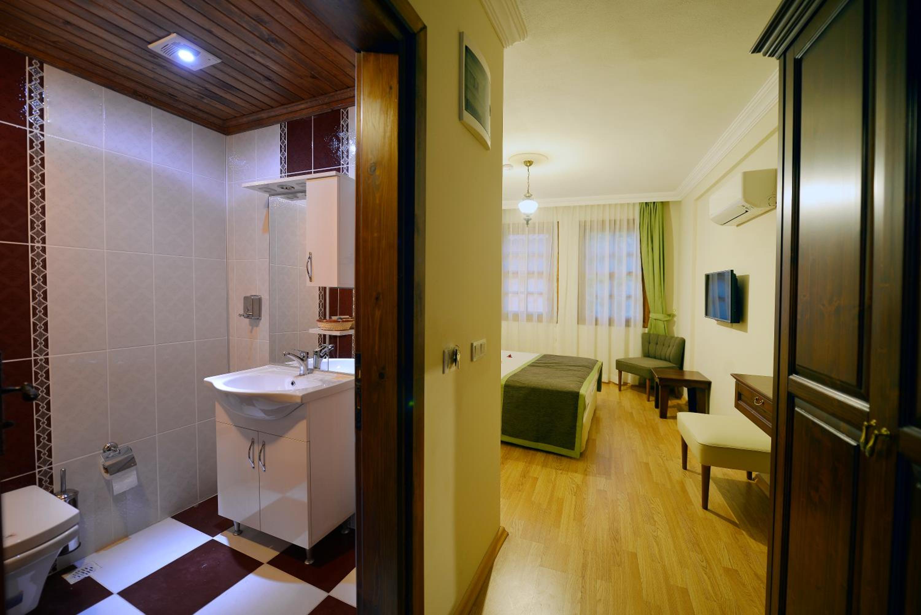 Hadrian Gate Hotel - Image 68