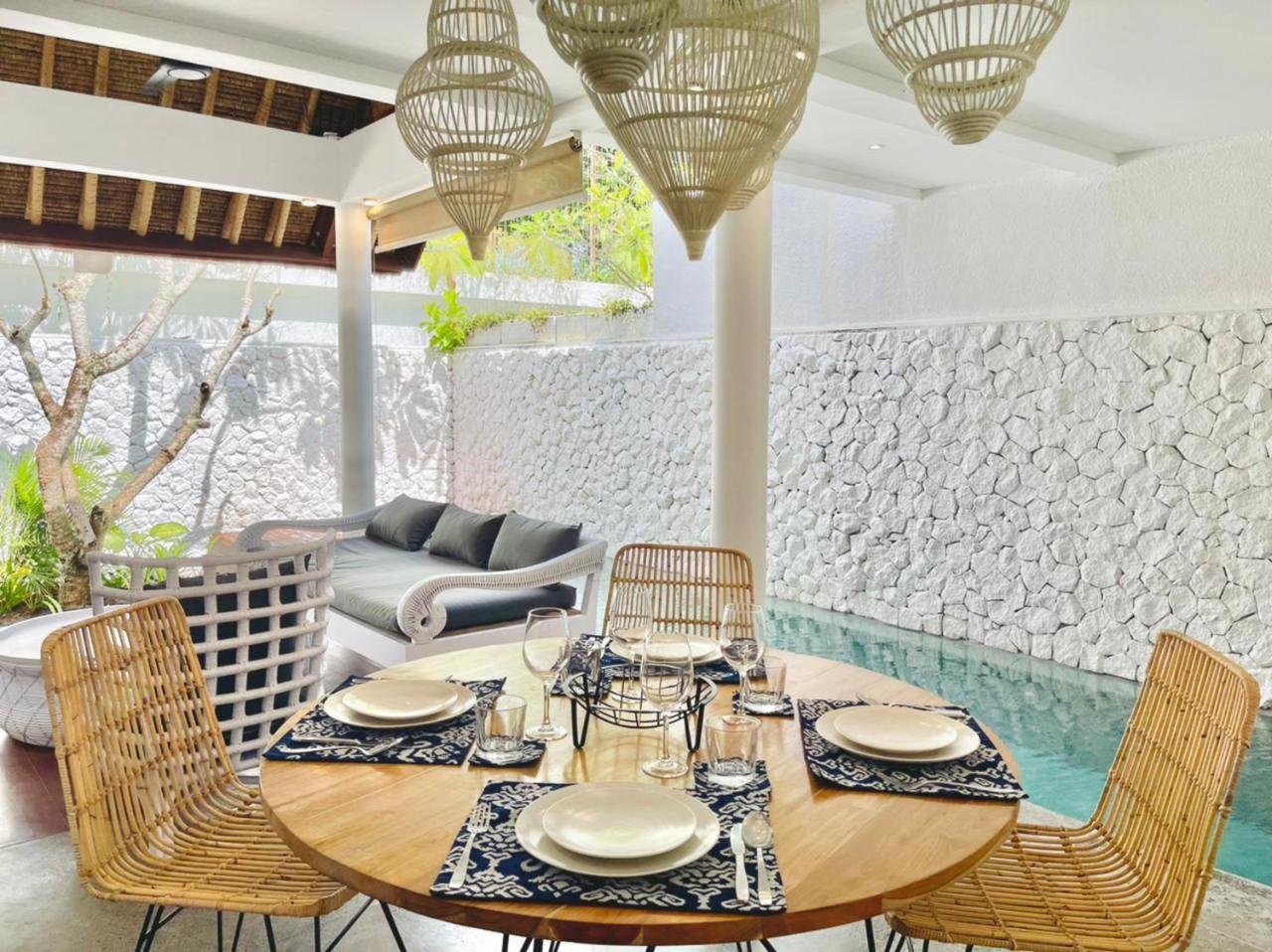 Calm Villa — dining
