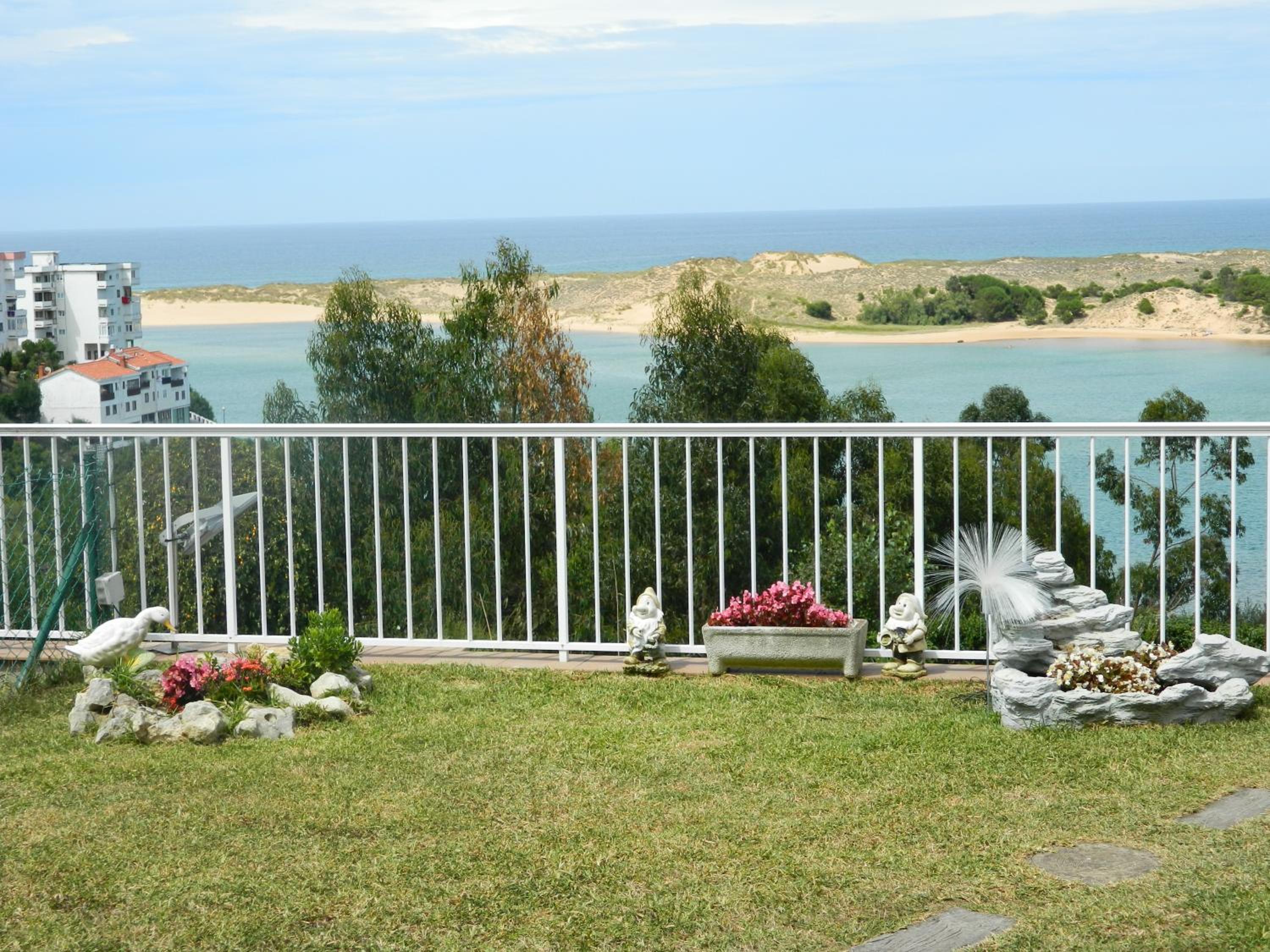 Apartamento con jardín privado cerca playa Usil - Mogro view 5