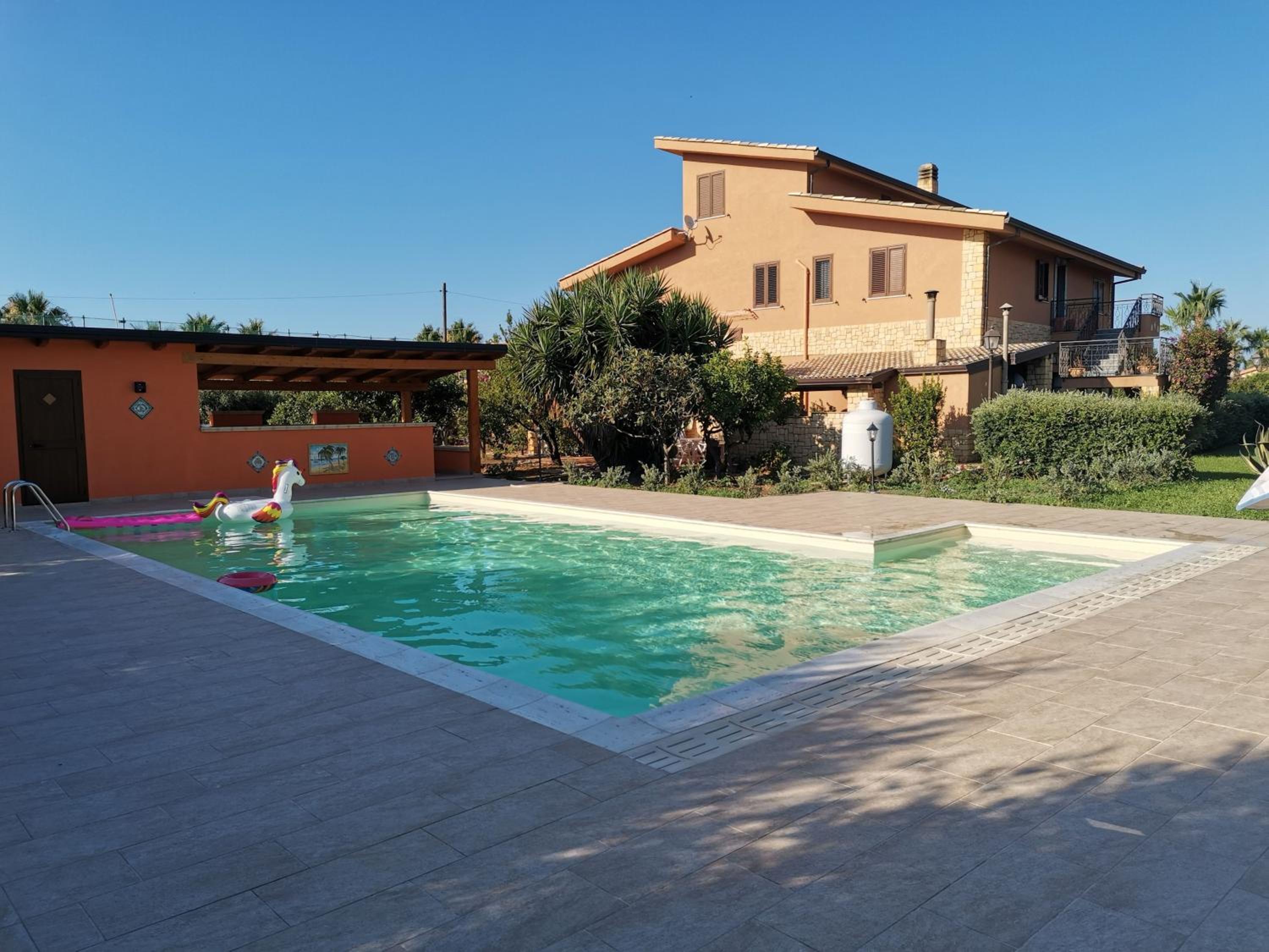 Borgomare en Campofelice di Roccella