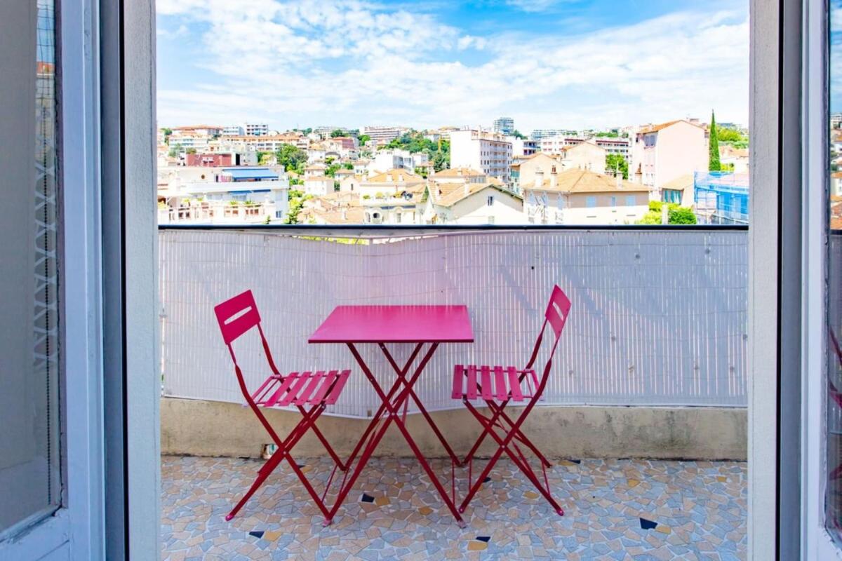 Studio with terrace 15 minutes from the Croisette photo 3