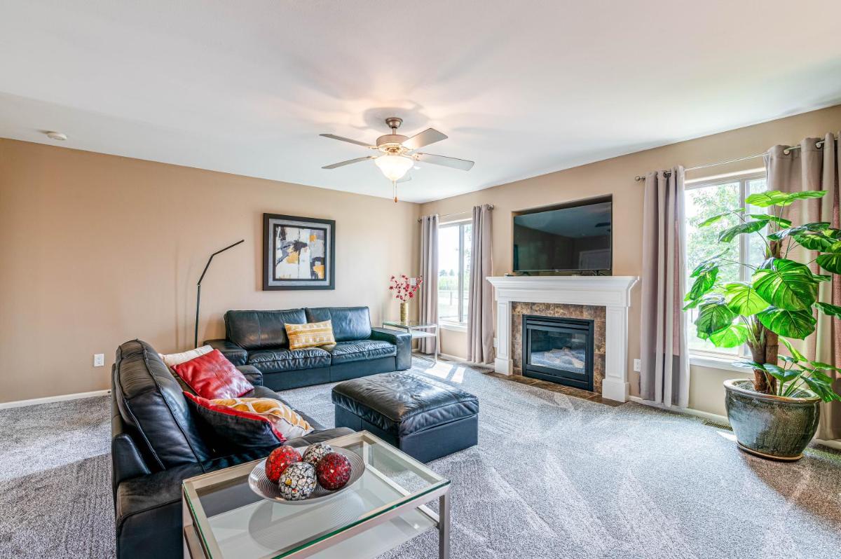 3 Bedroom w/ King Suite - Home away from home! view 2