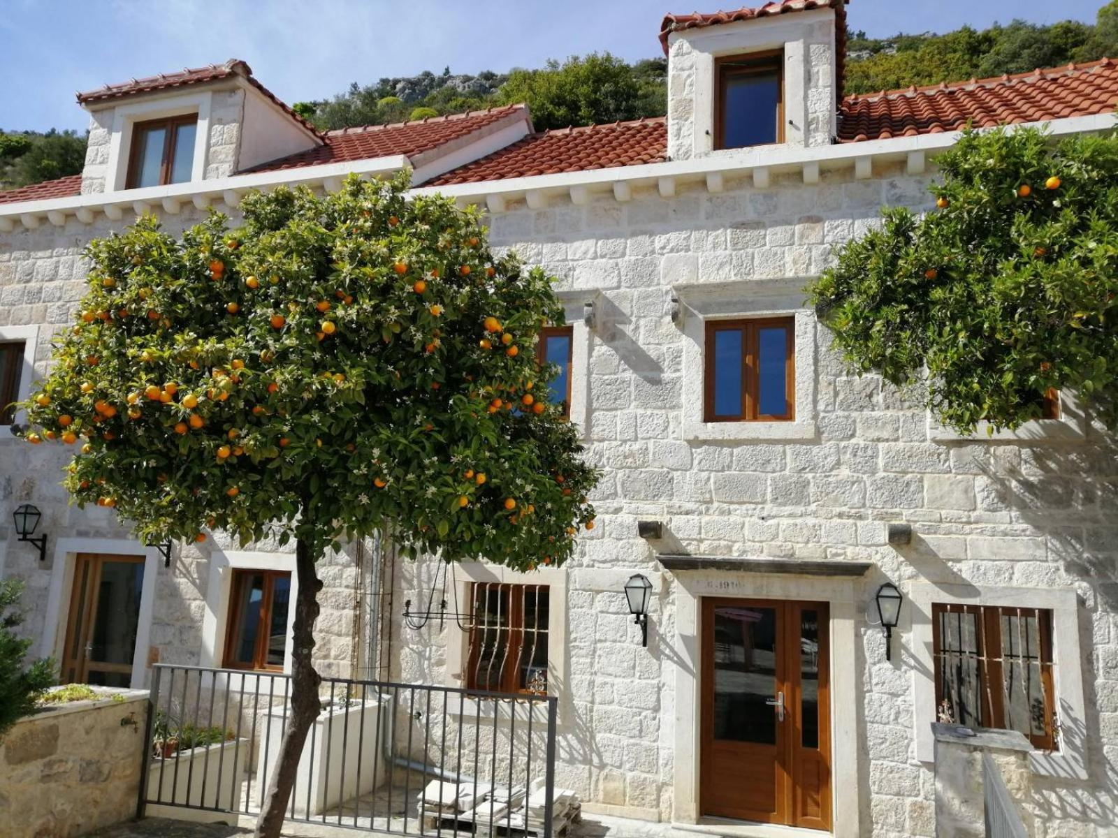 Apartments Kuća Nebeska