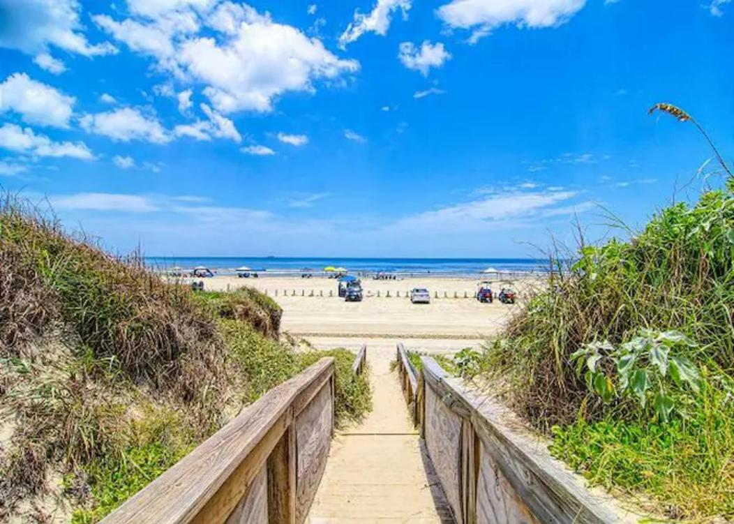 7 Bedroom Home STEPS TO THE BEACH With 4 Patios and Pool! Sleeps 20