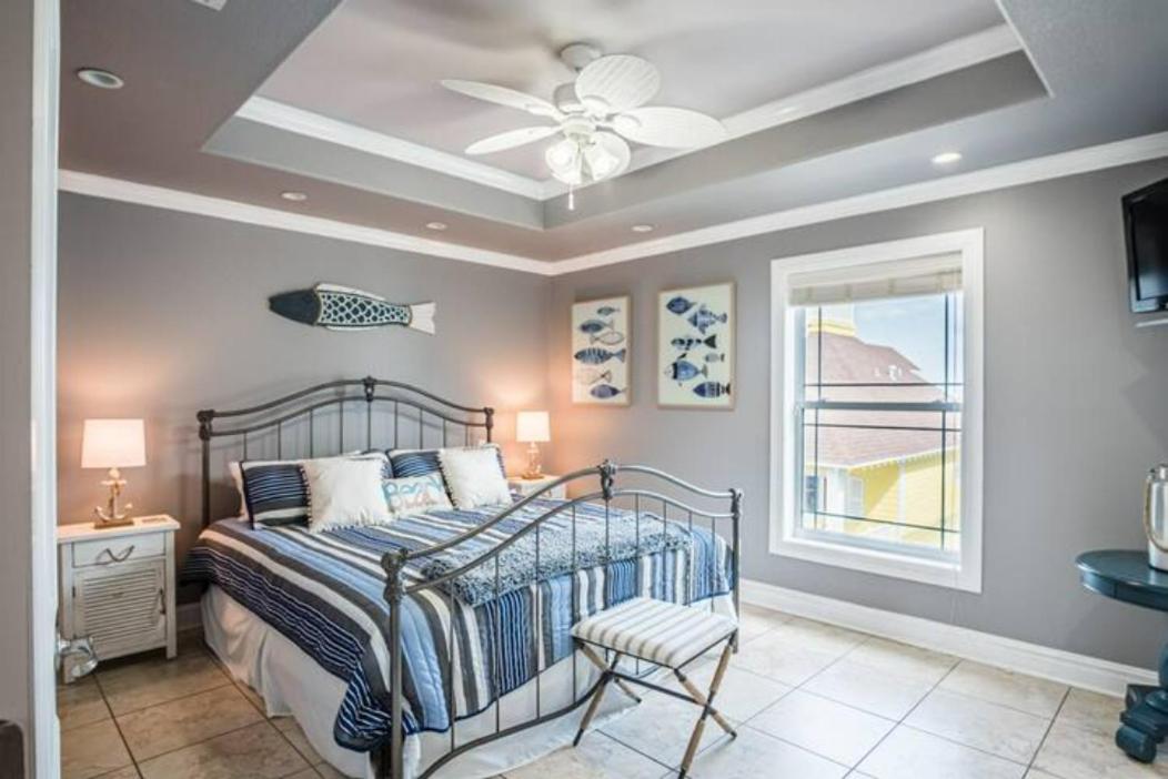 7 Bedroom Home STEPS TO THE BEACH With 4 Patios and Pool! Sleeps 20