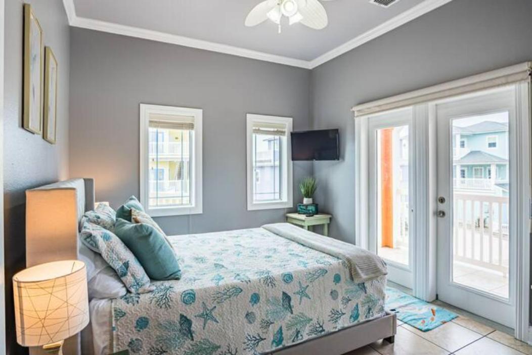 7 Bedroom Home STEPS TO THE BEACH With 4 Patios and Pool! Sleeps 20