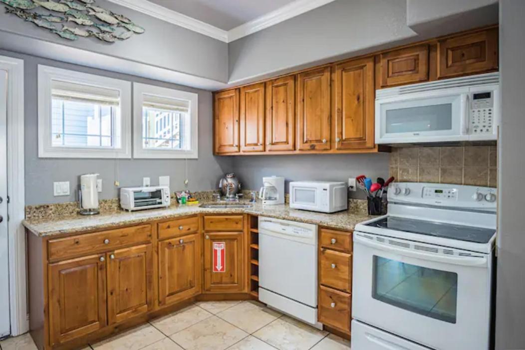 7 Bedroom Home STEPS TO THE BEACH With 4 Patios and Pool! Sleeps 20