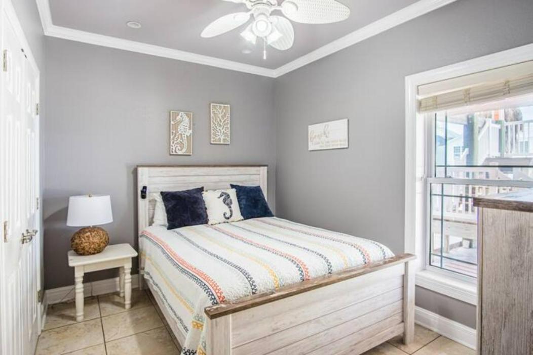 7 Bedroom Home STEPS TO THE BEACH With 4 Patios and Pool! Sleeps 20