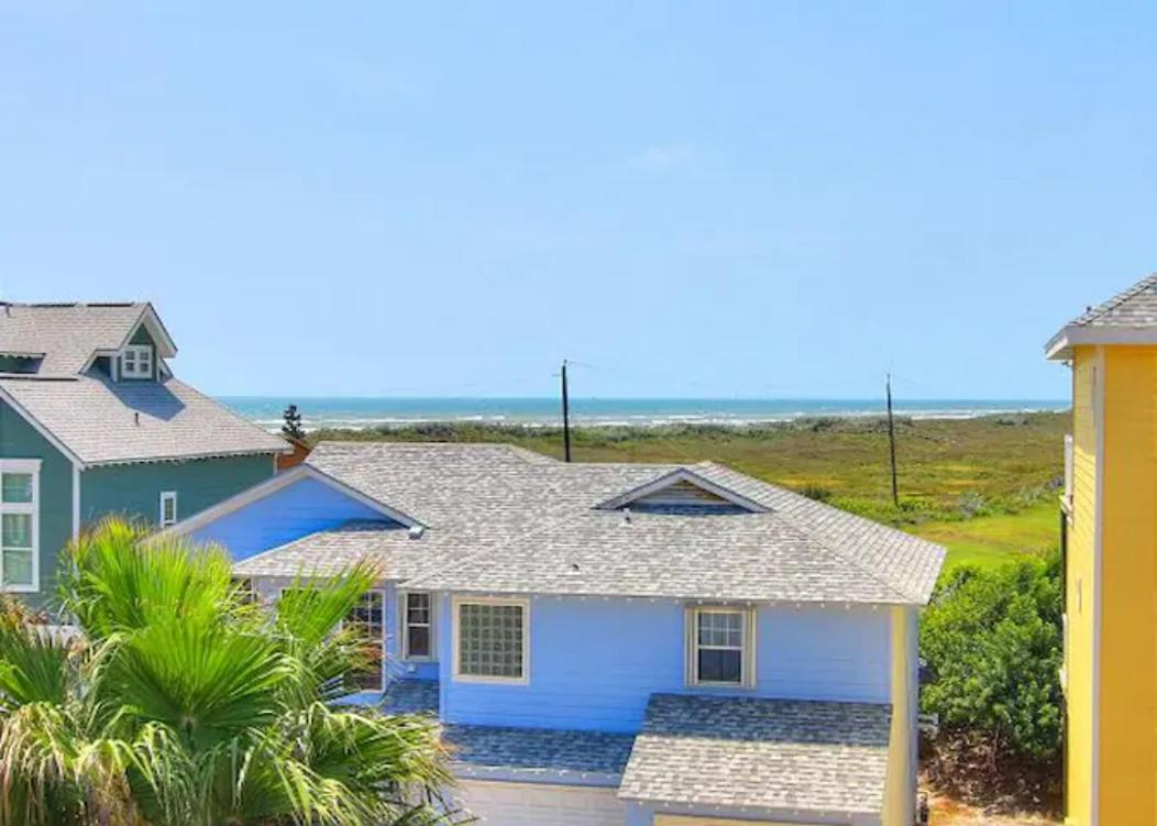 7 Bedroom Home STEPS TO THE BEACH With 4 Patios and Pool! Sleeps 20