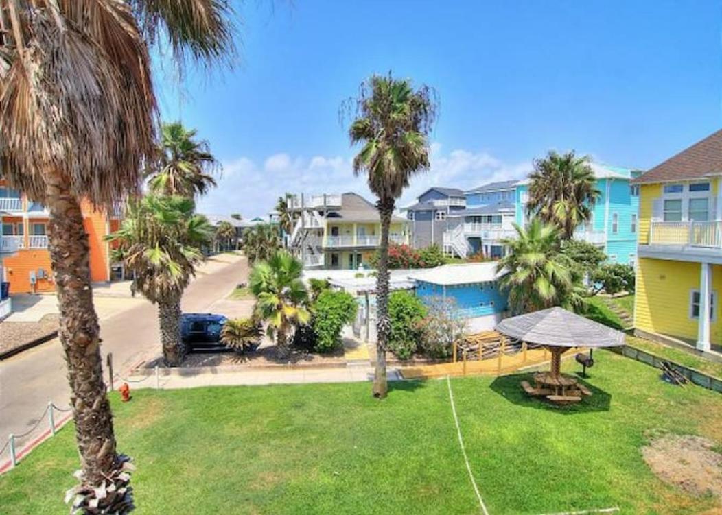 7 Bedroom Home STEPS TO THE BEACH With 4 Patios and Pool! Sleeps 20