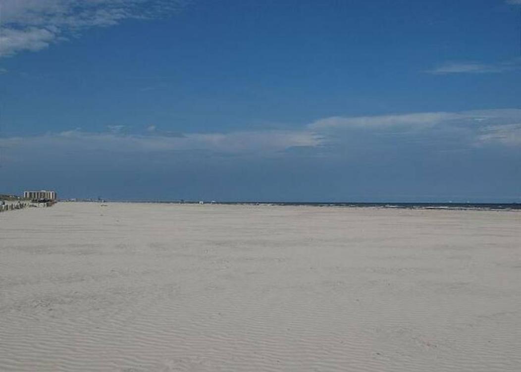 7 Bedroom Home STEPS TO THE BEACH With 4 Patios and Pool! Sleeps 20
