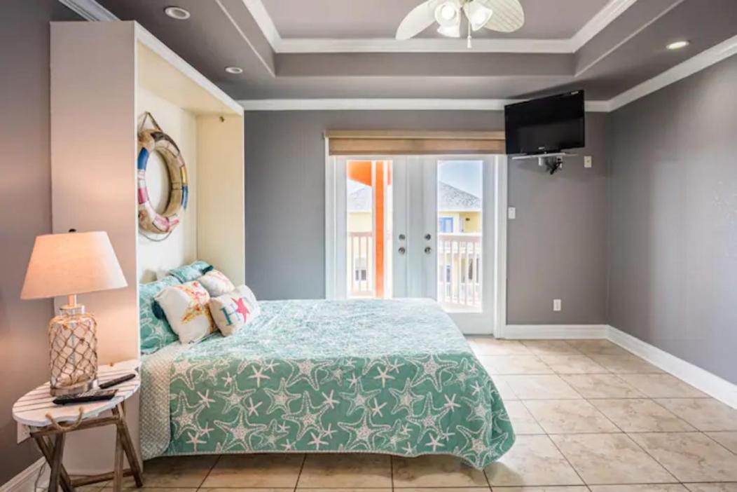 7 Bedroom Home STEPS TO THE BEACH With 4 Patios and Pool! Sleeps 20