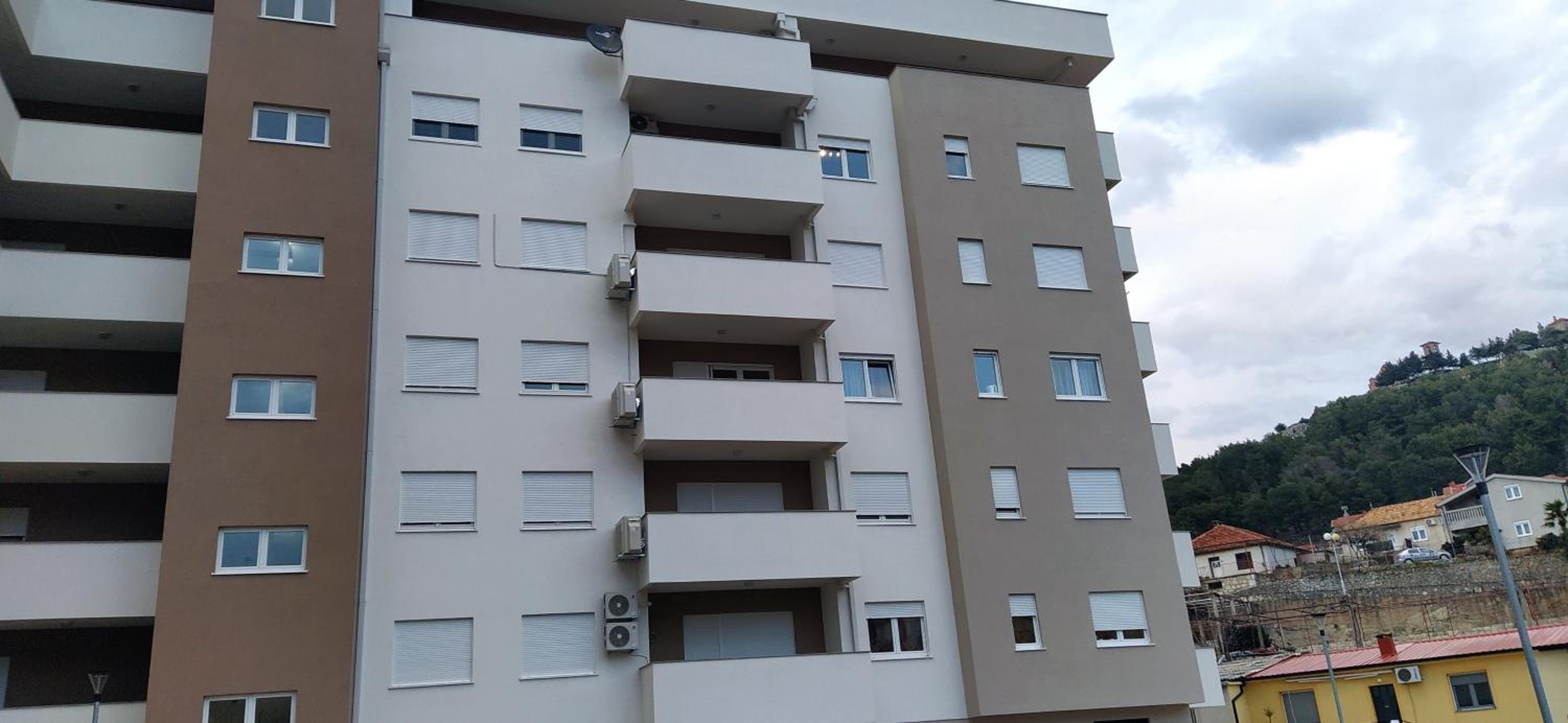 Leo Apartment view 2