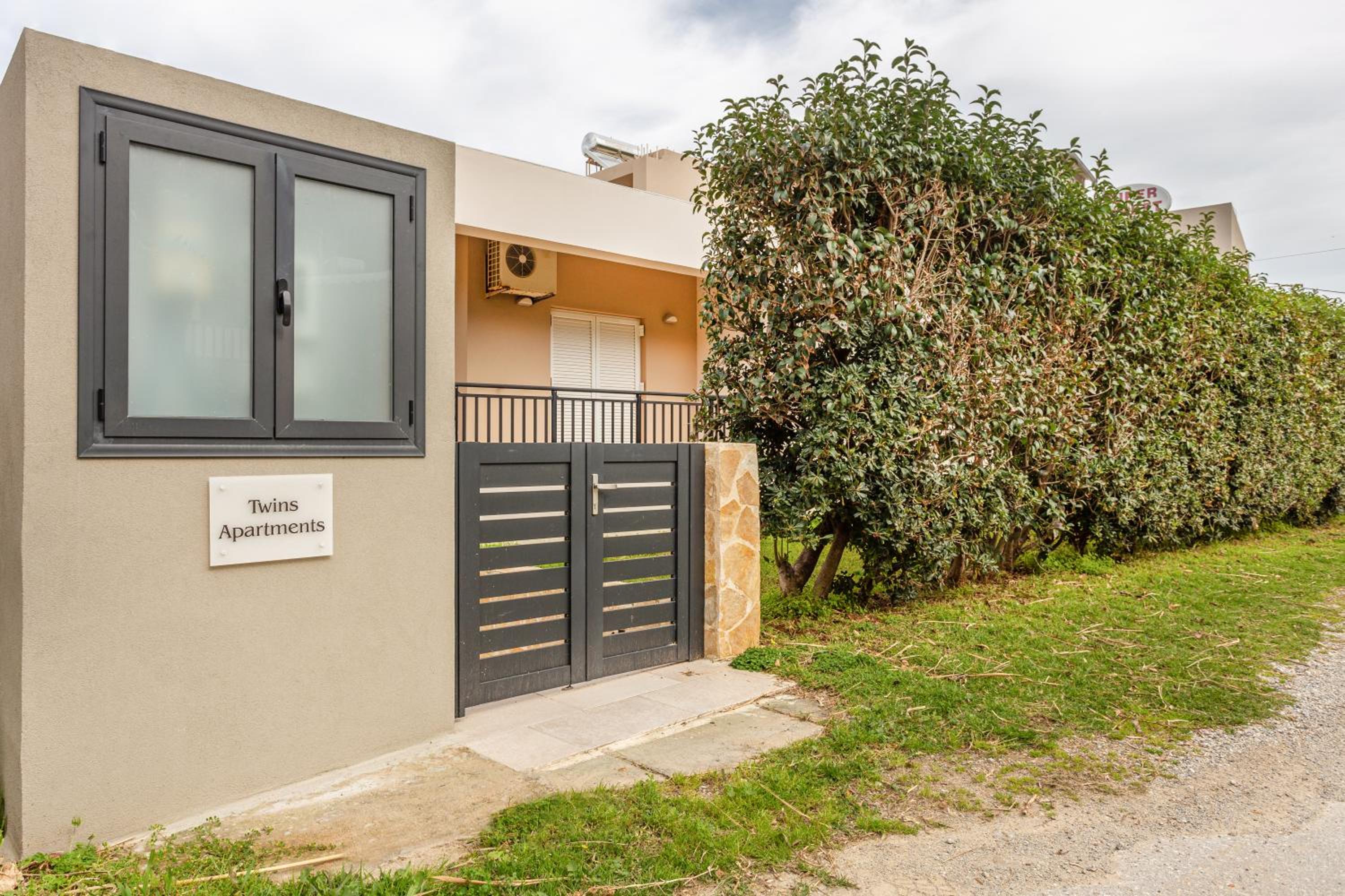 Hotel Twins Apartments - Image 1