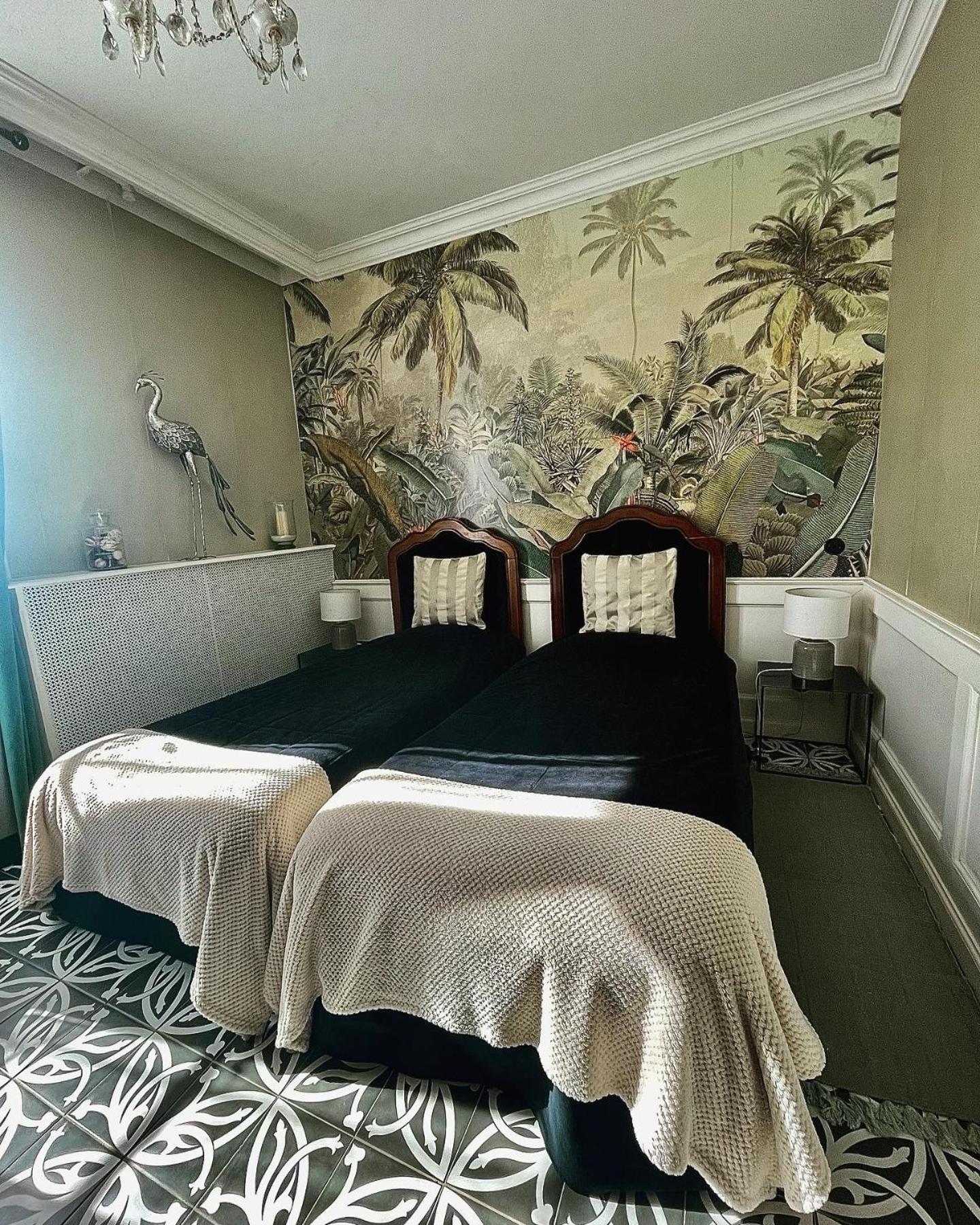 De la Chambre au Jardin view 2
