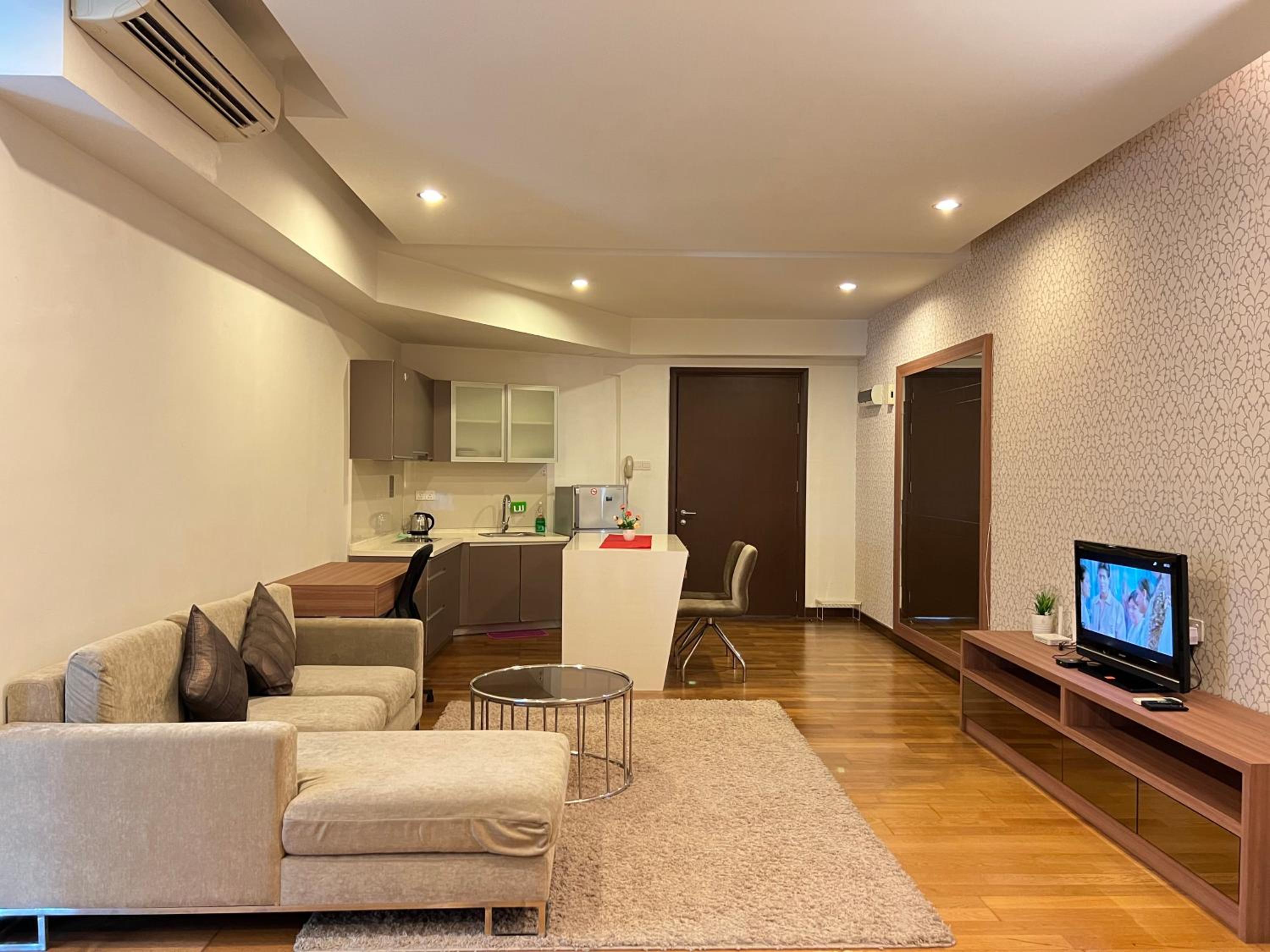Regalia Suites Skypool View KLCC by Enjoy your stay
