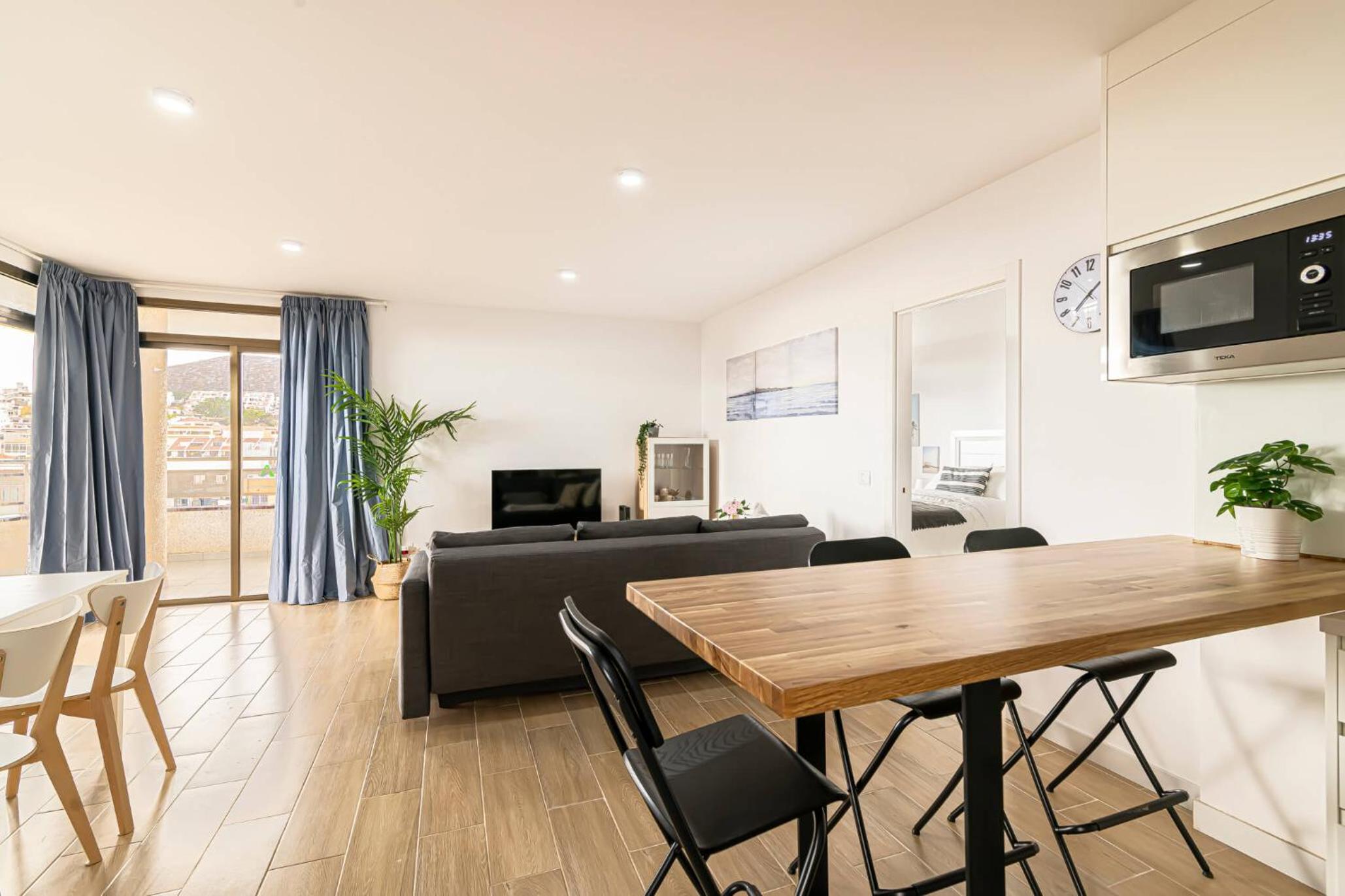 As de Casas - Valdes Center 1 - Los Cristianos