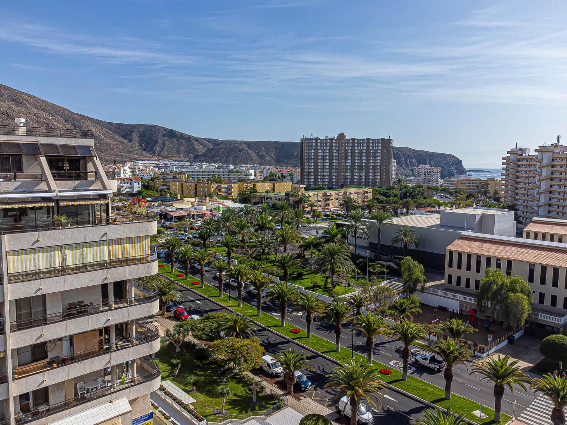 As de Casas - Valdes Center 1 - Los Cristianos