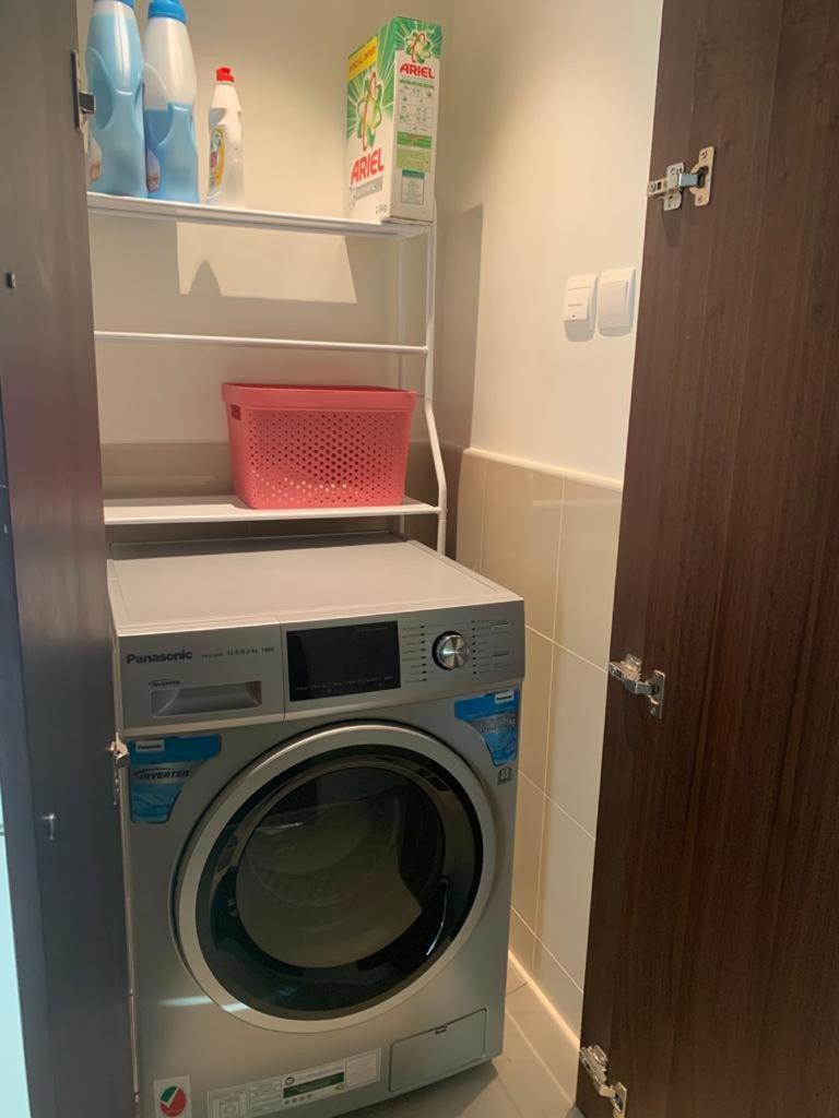 Burj Khalifa view, 3 Bedroom Apartment in Boulevard Point, Connected to Dubai Mall