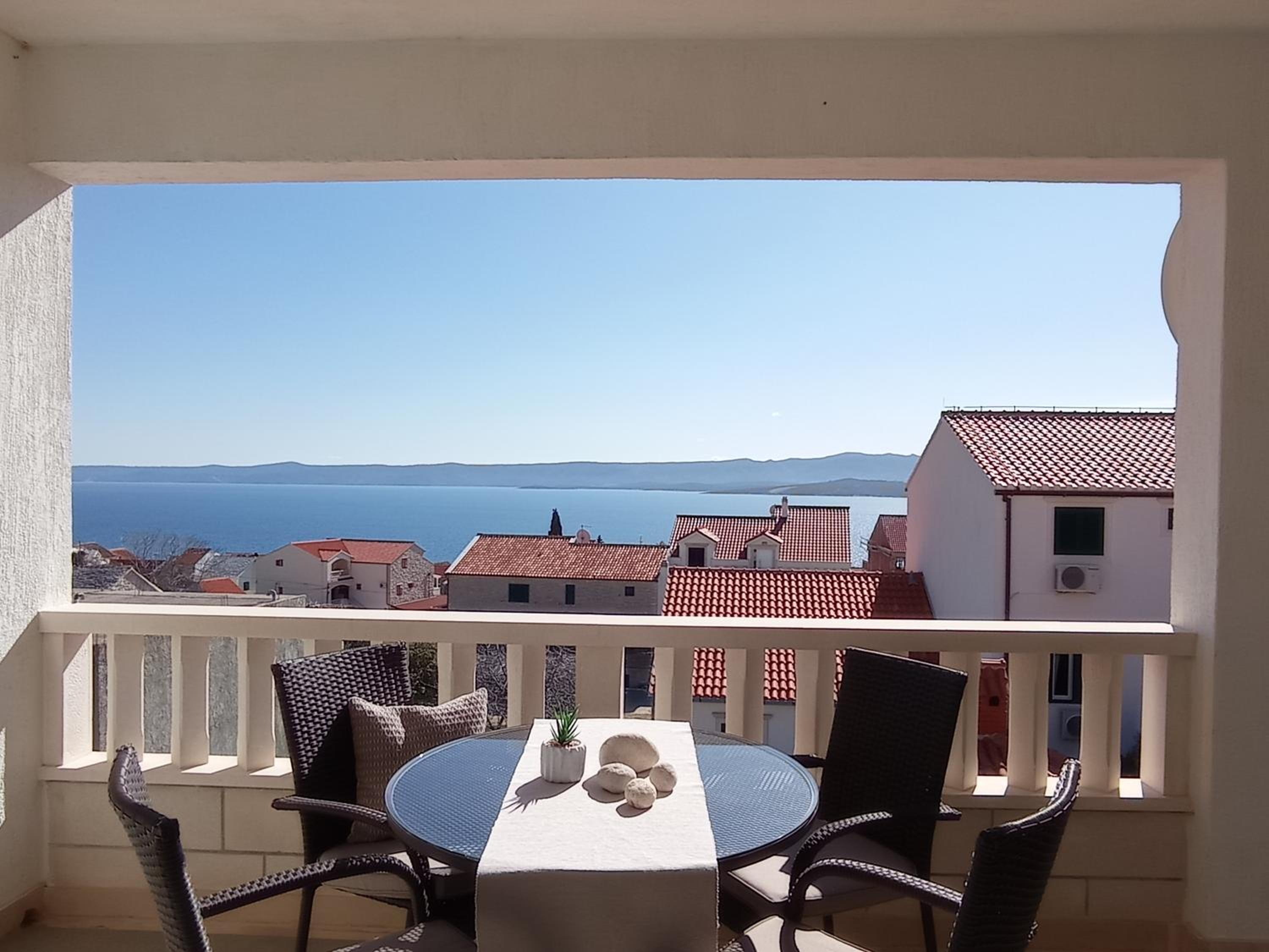 Apartments Sena en Bol — balance & terrace