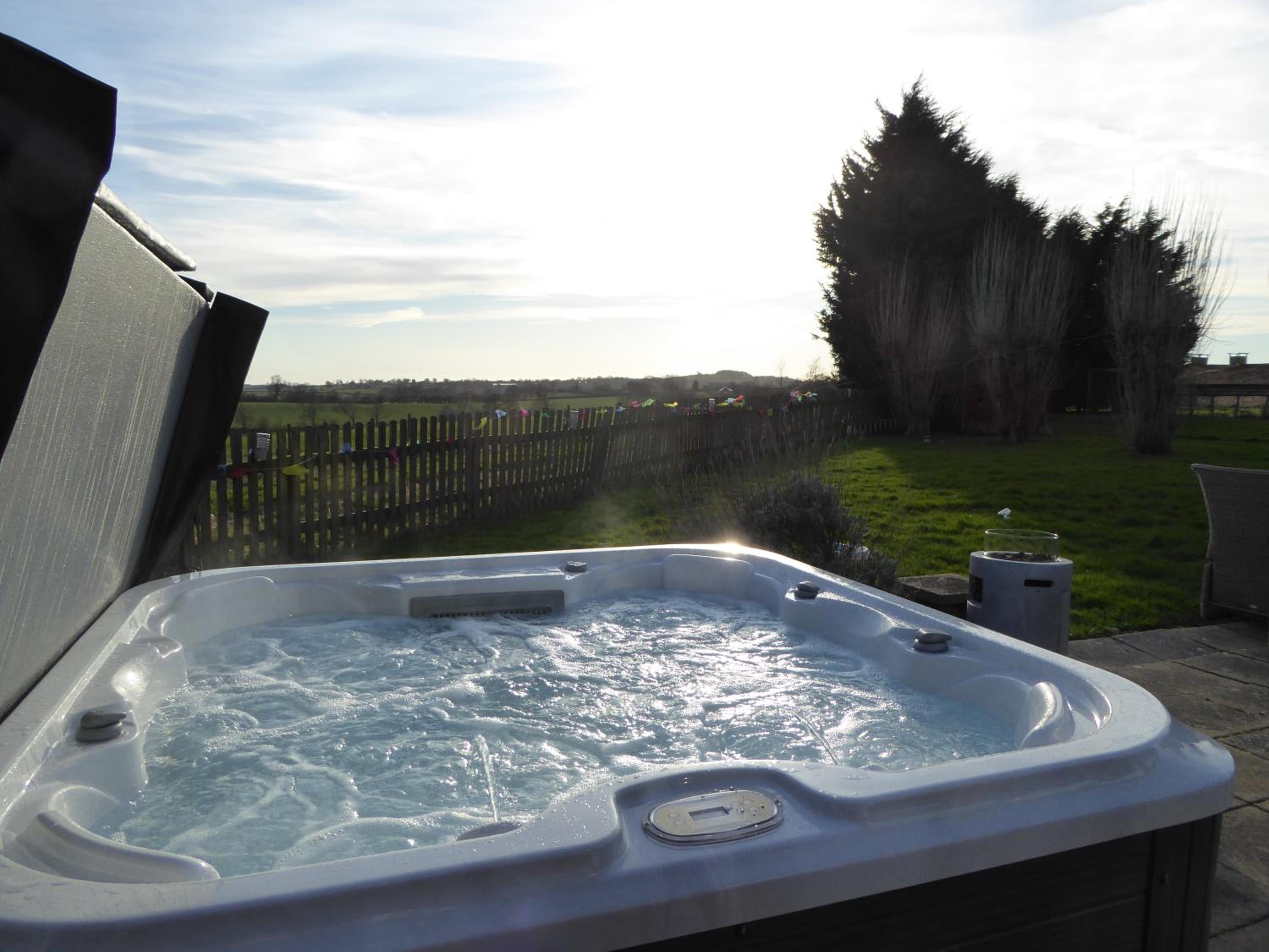 South View Country House Sleeps 12 - Hot Tub - Views view 3