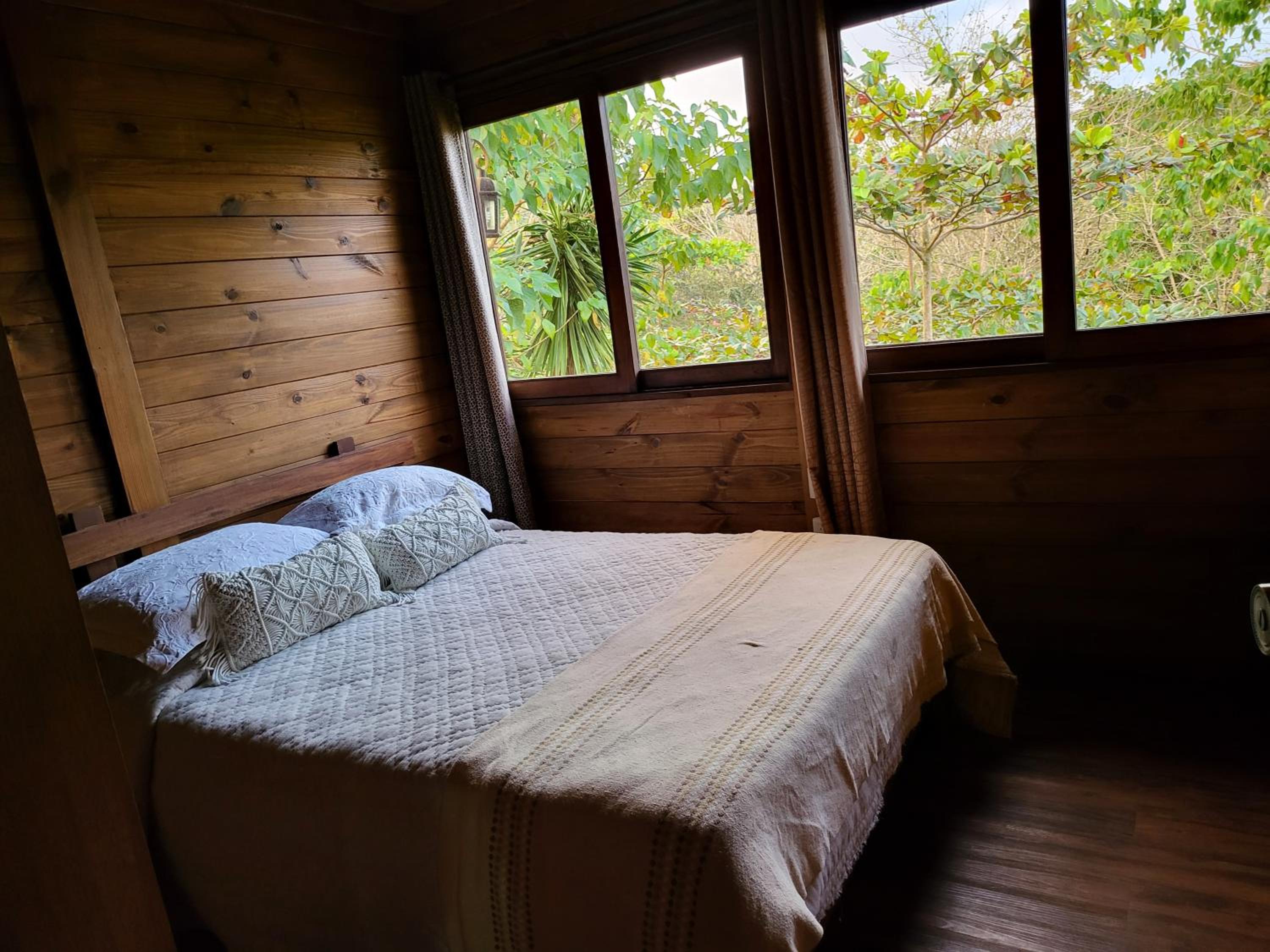 Jaco-Carara 3 bdrm surrounded by rainforest with private pool