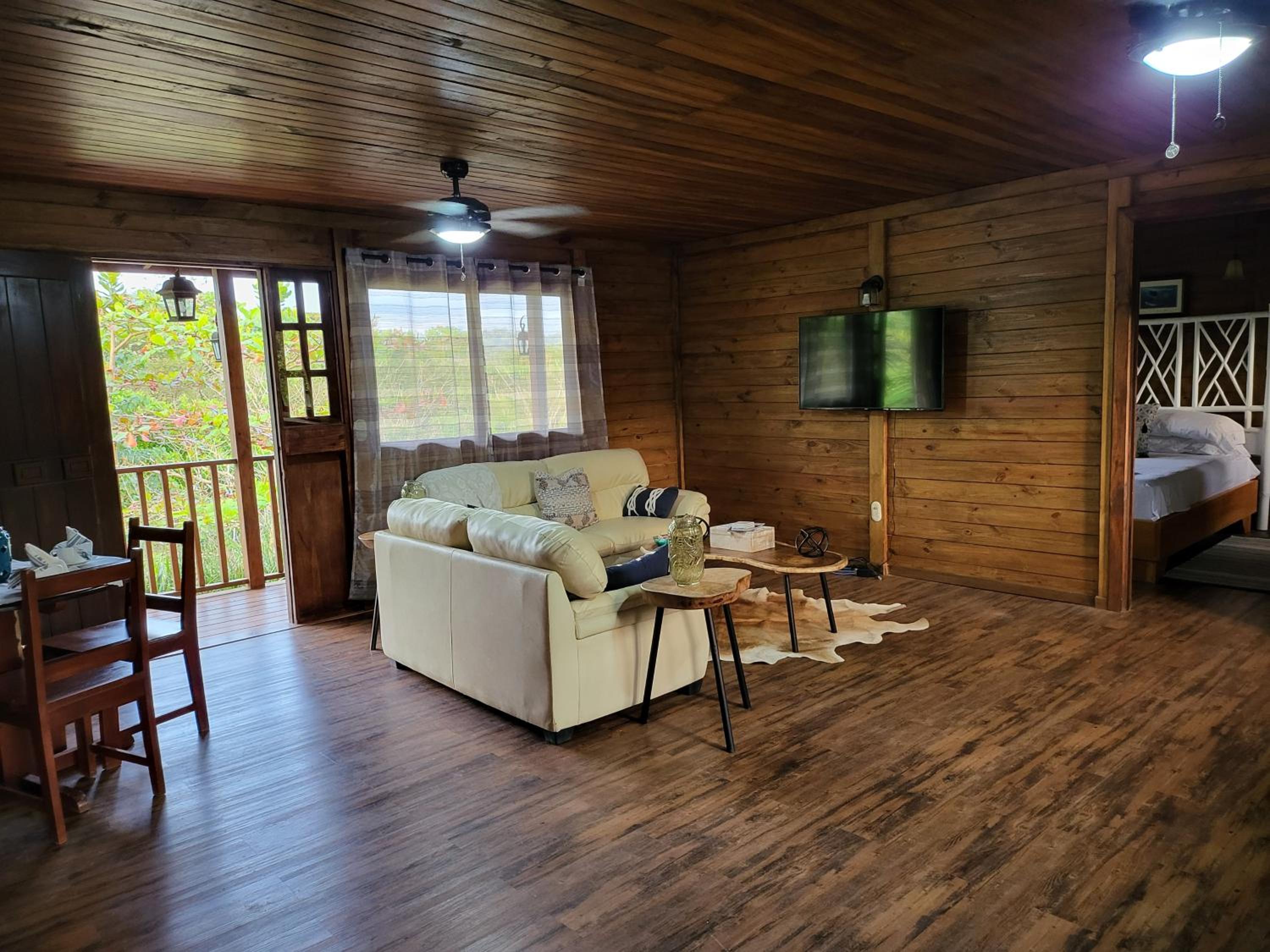 Jaco-Carara 3 bdrm surrounded by rainforest with private pool