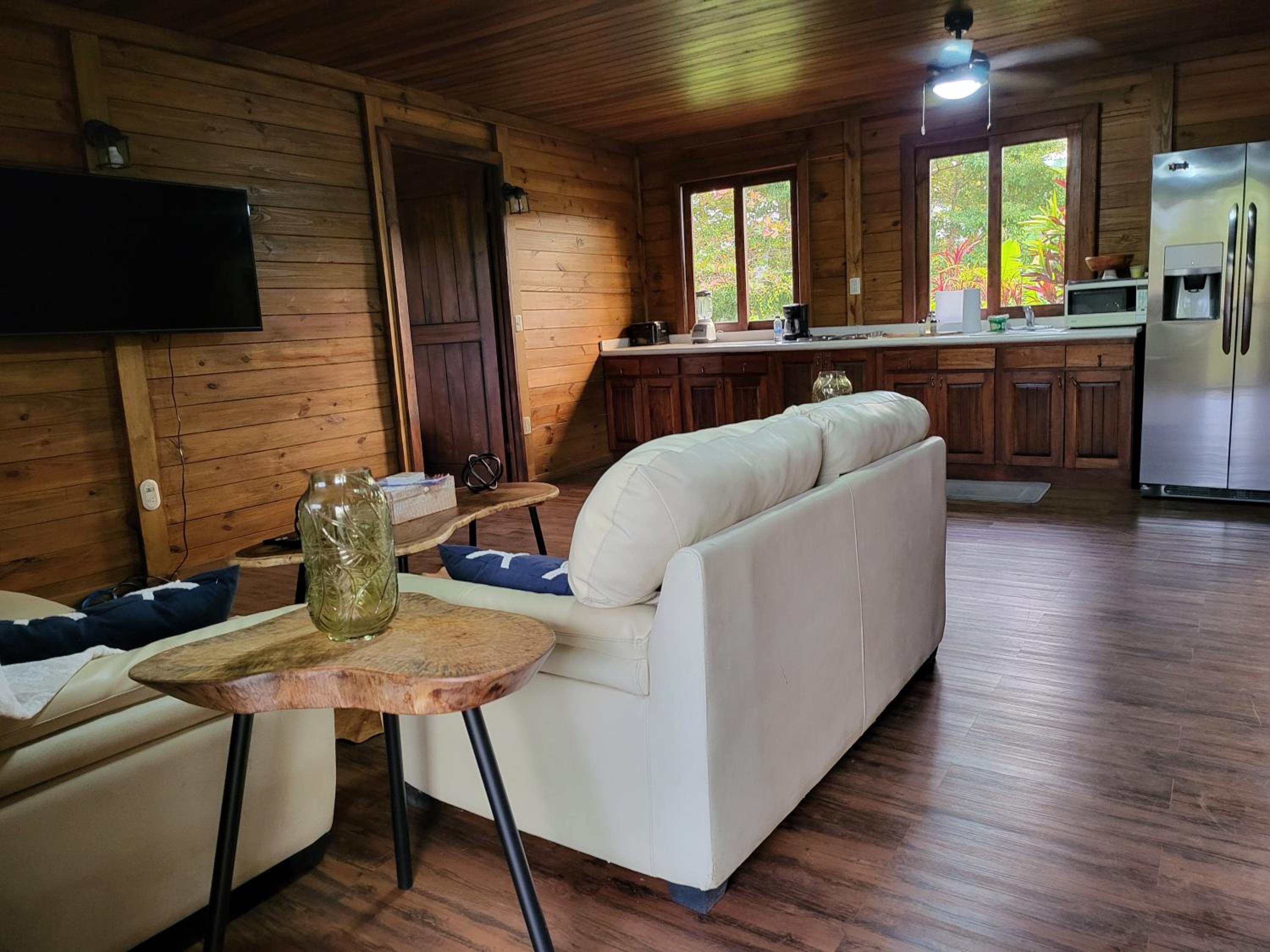 Jaco-Carara 3 bdrm surrounded by rainforest with private pool