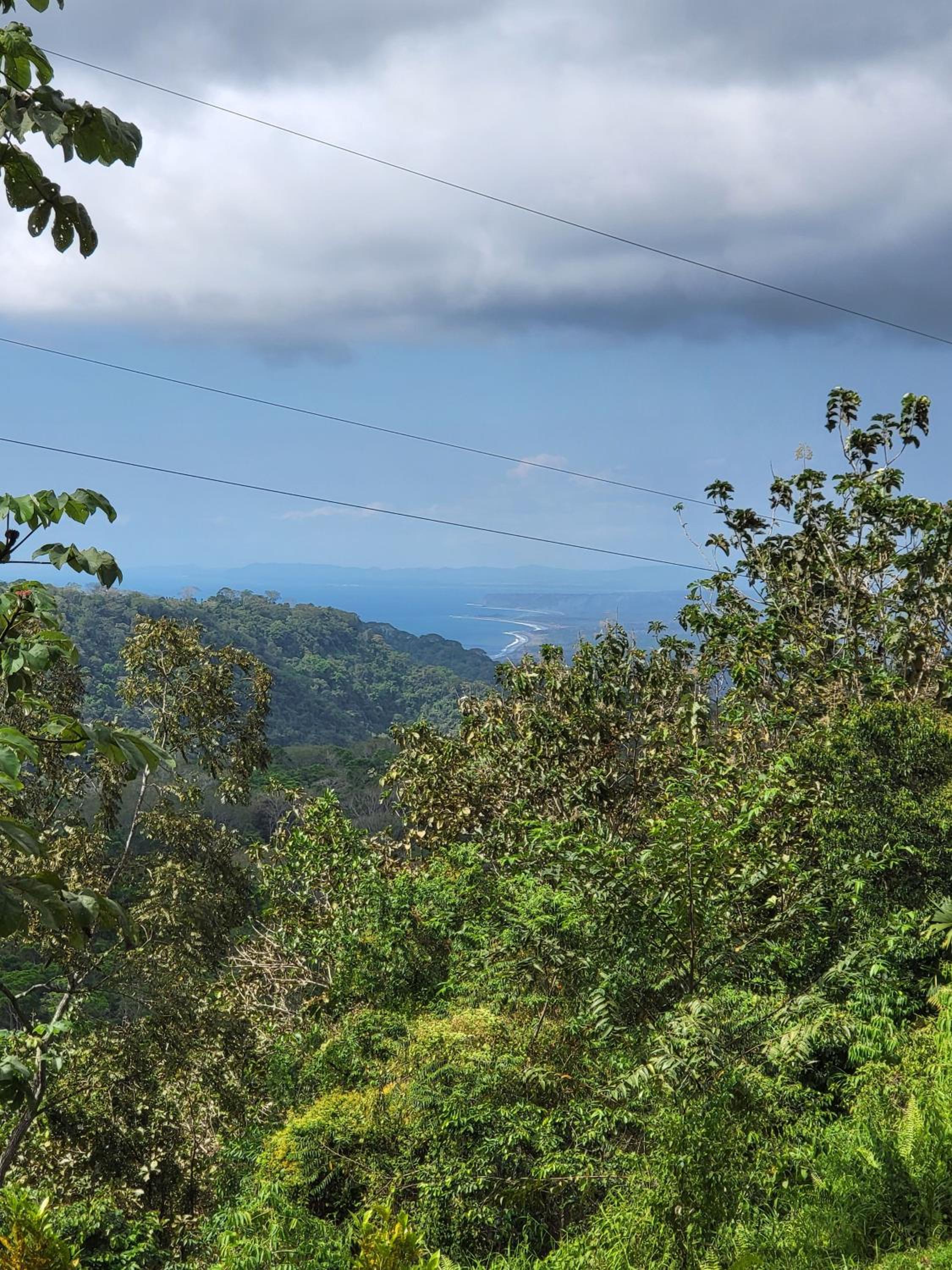 Jaco-Carara 3 bdrm surrounded by rainforest with private pool