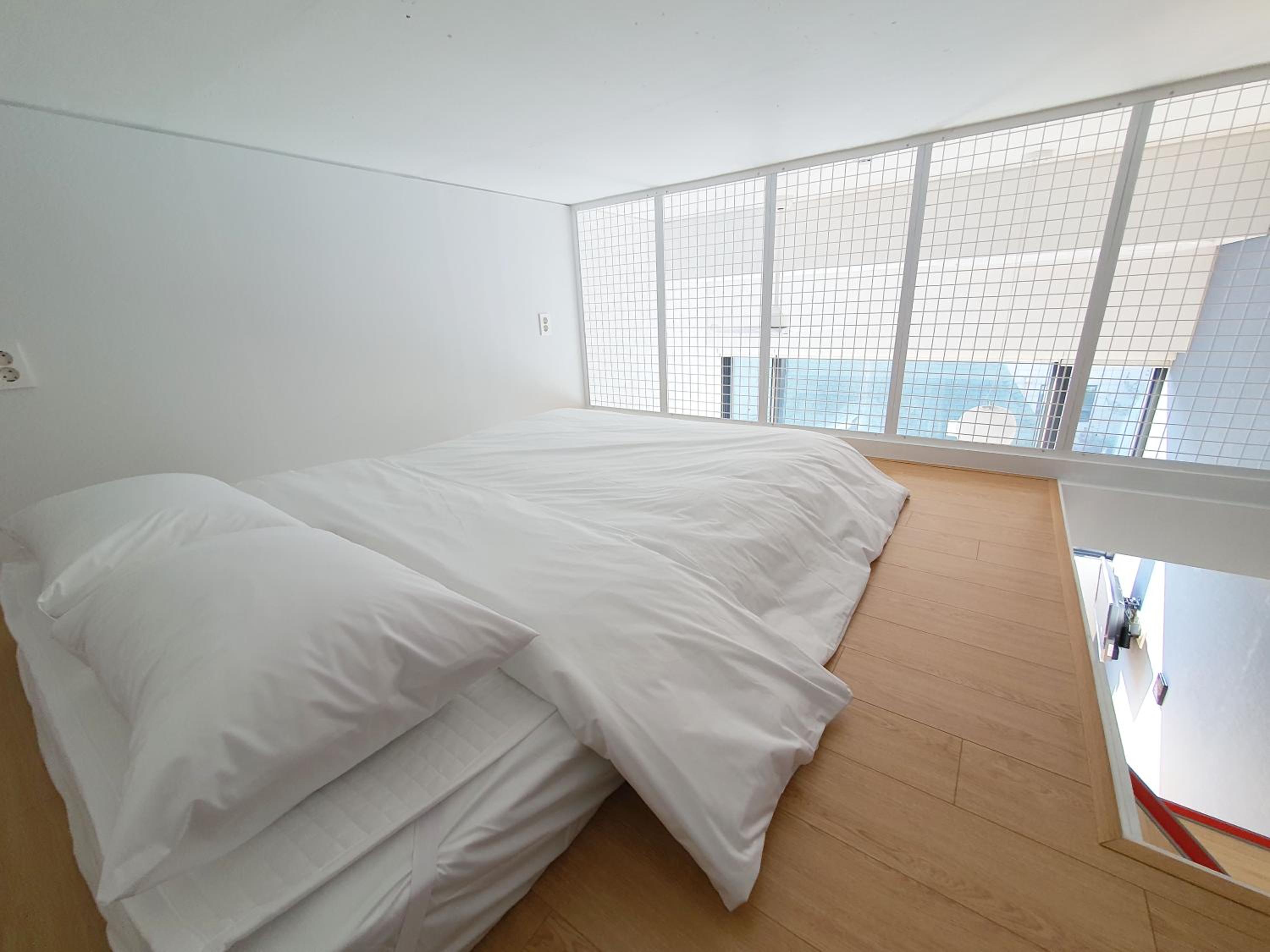 YOLO Guesthouse