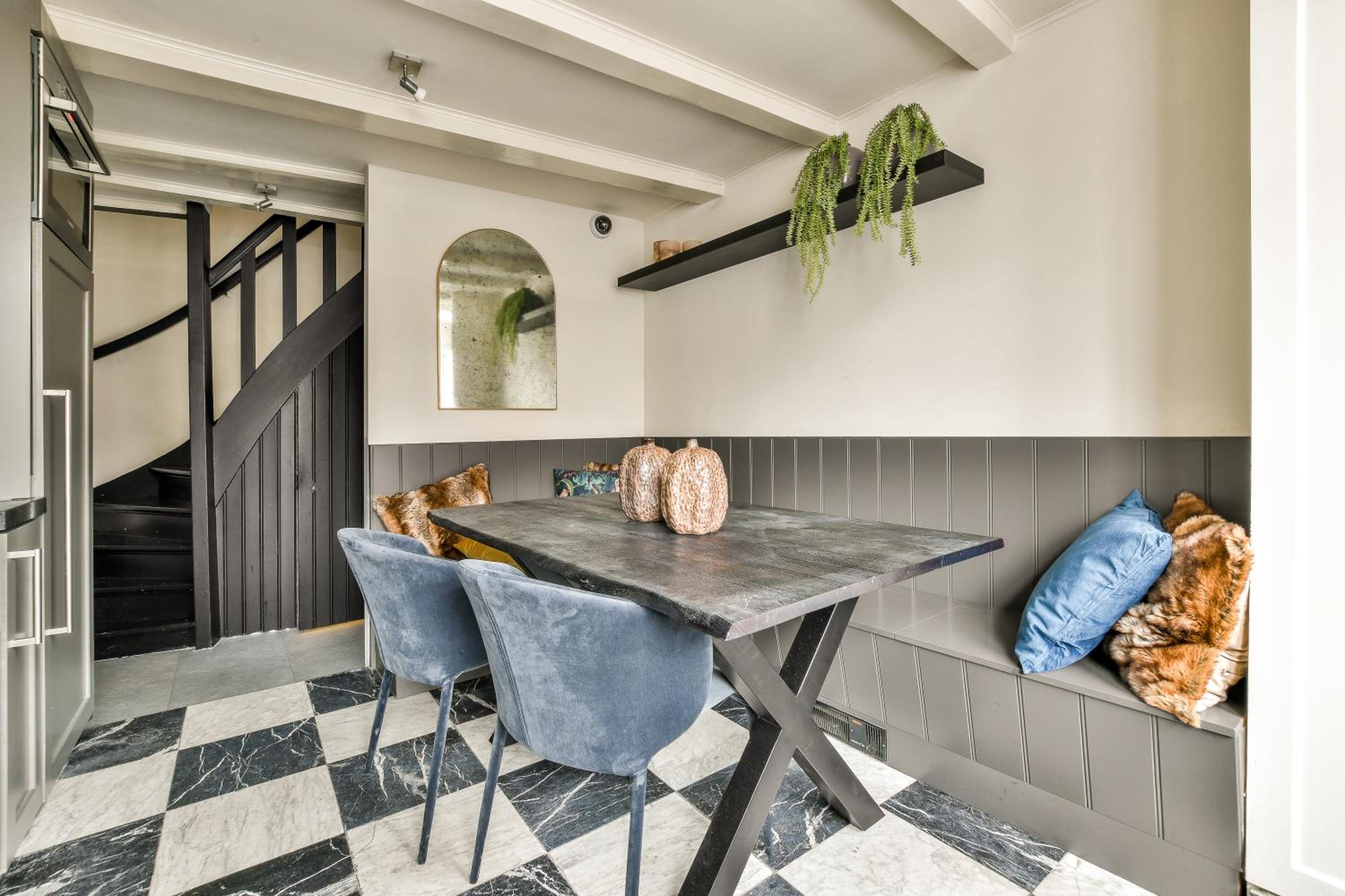 Spiegelgracht Apartments with Canal View
