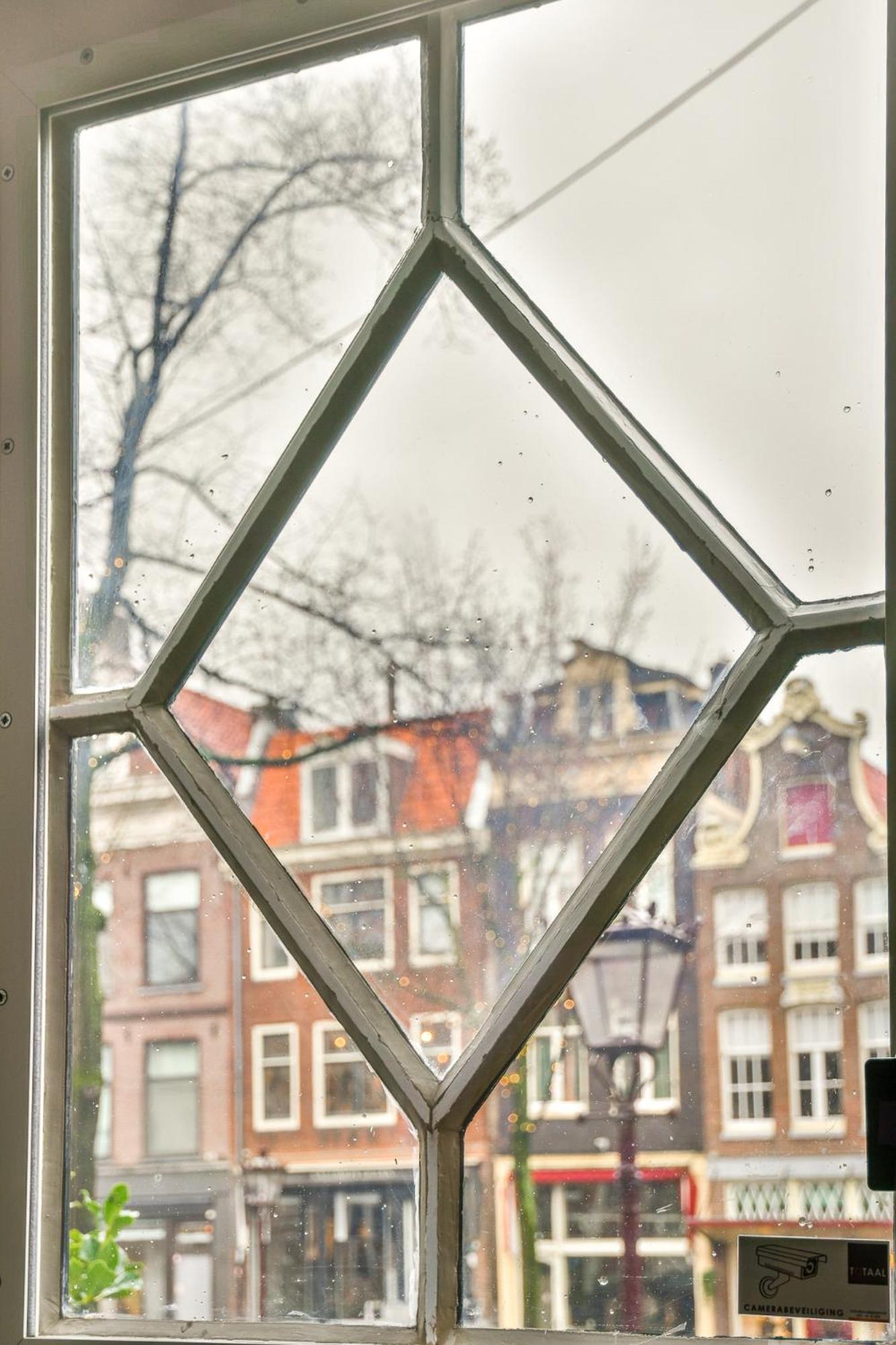 Spiegelgracht Apartments with Canal View